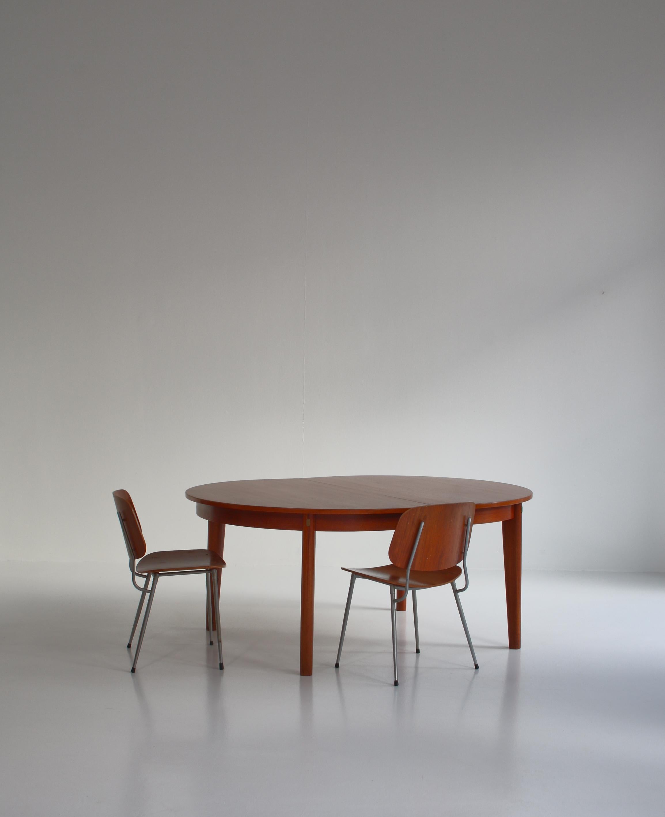 Scandinavian Modern Danish Modern Børge Mogensen Dining Chairs in Steel and Plywood, 1953