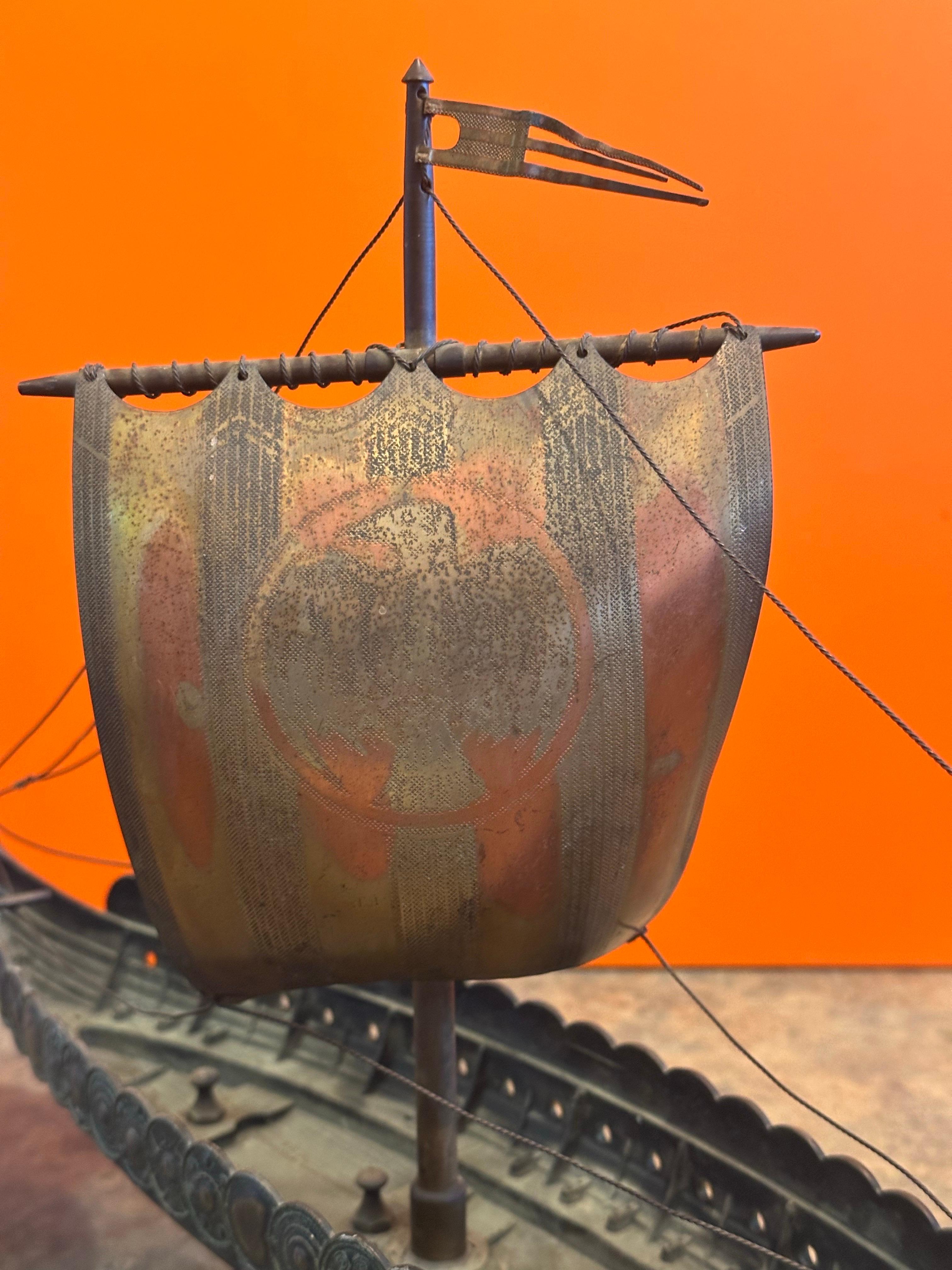 Sculpture moderne danoise en bronze de bateau viking dans le style d'Edward Aagaard 8