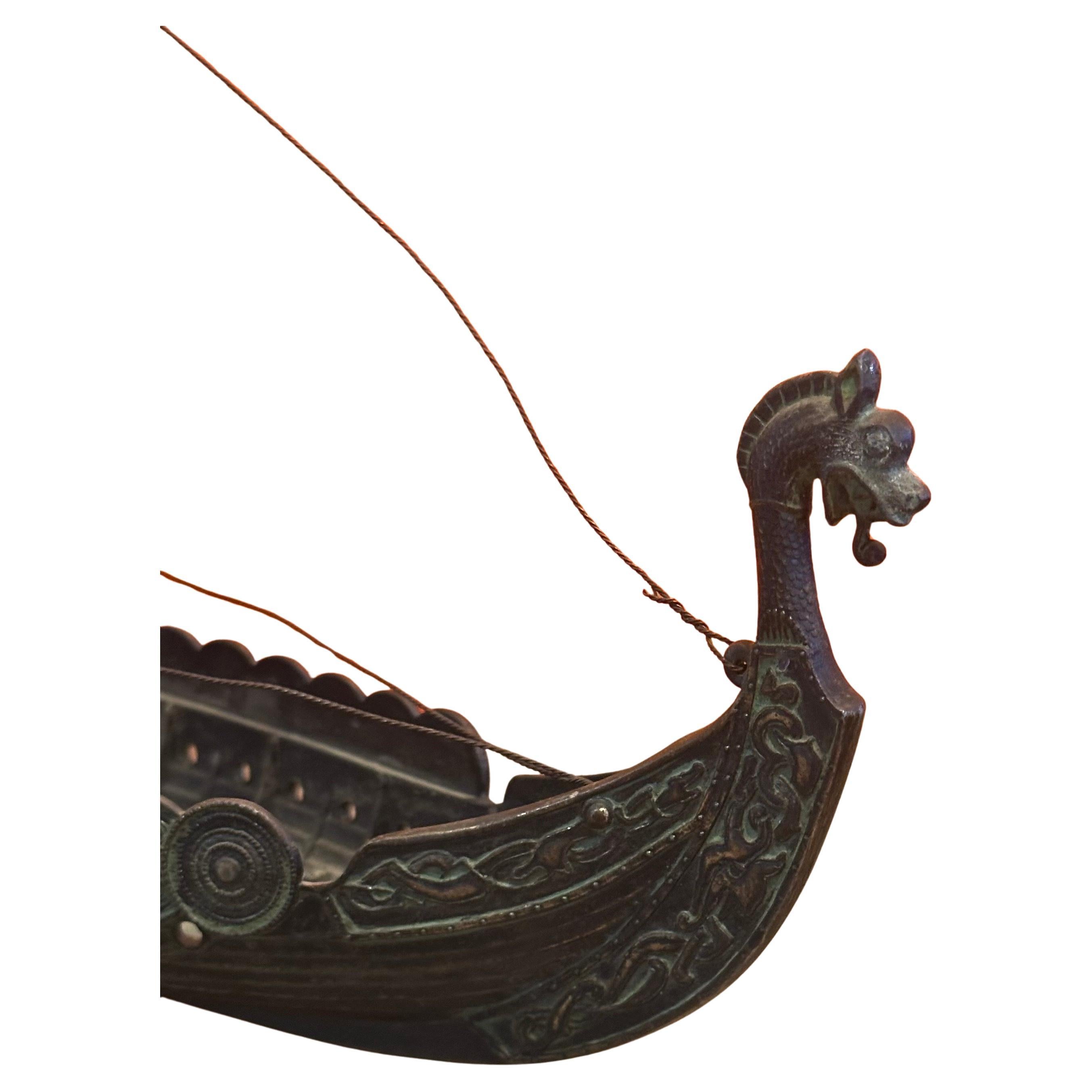 Américain Sculpture moderne danoise en bronze de bateau viking dans le style d'Edward Aagaard