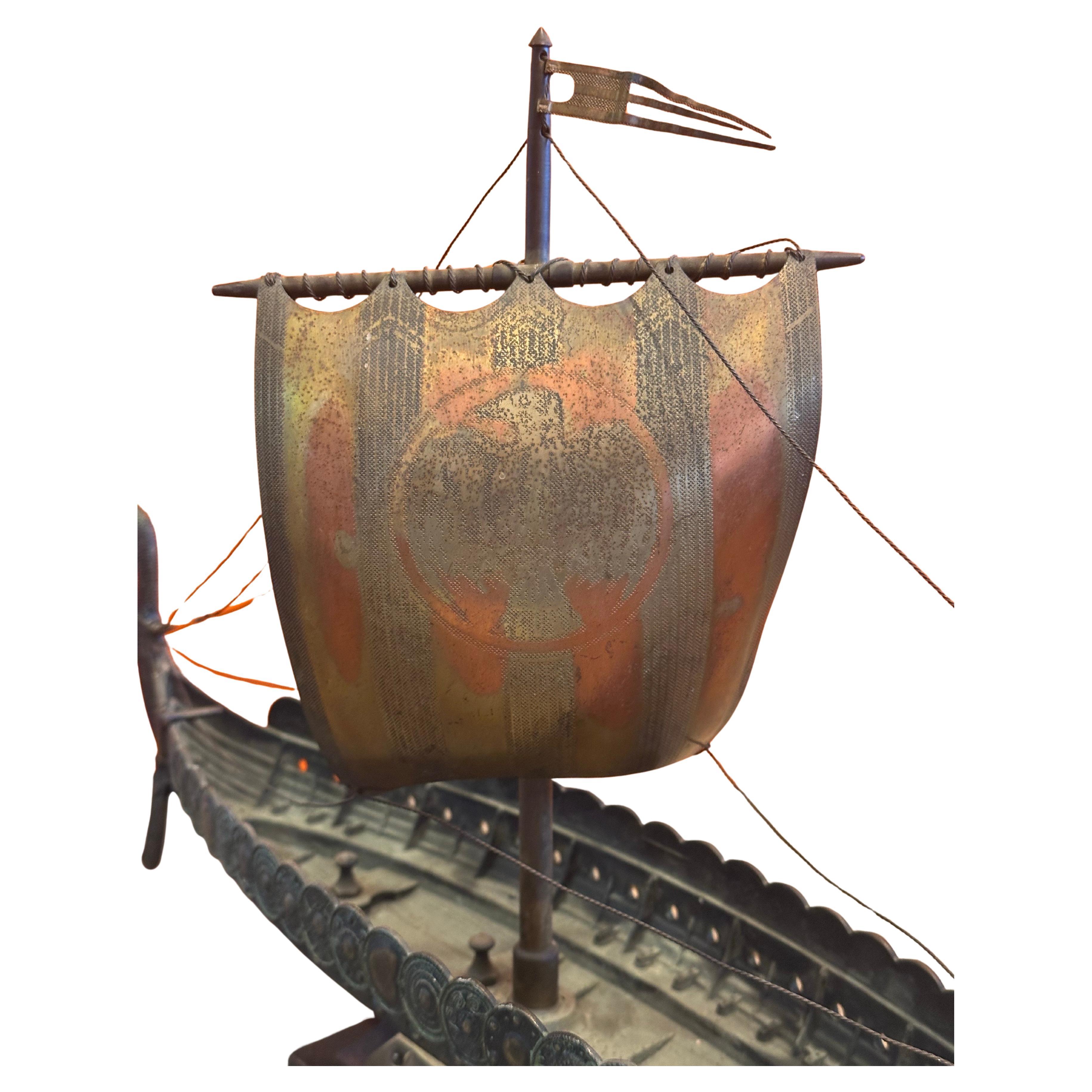 Sculpture moderne danoise en bronze de bateau viking dans le style d'Edward Aagaard Bon état à San Diego, CA