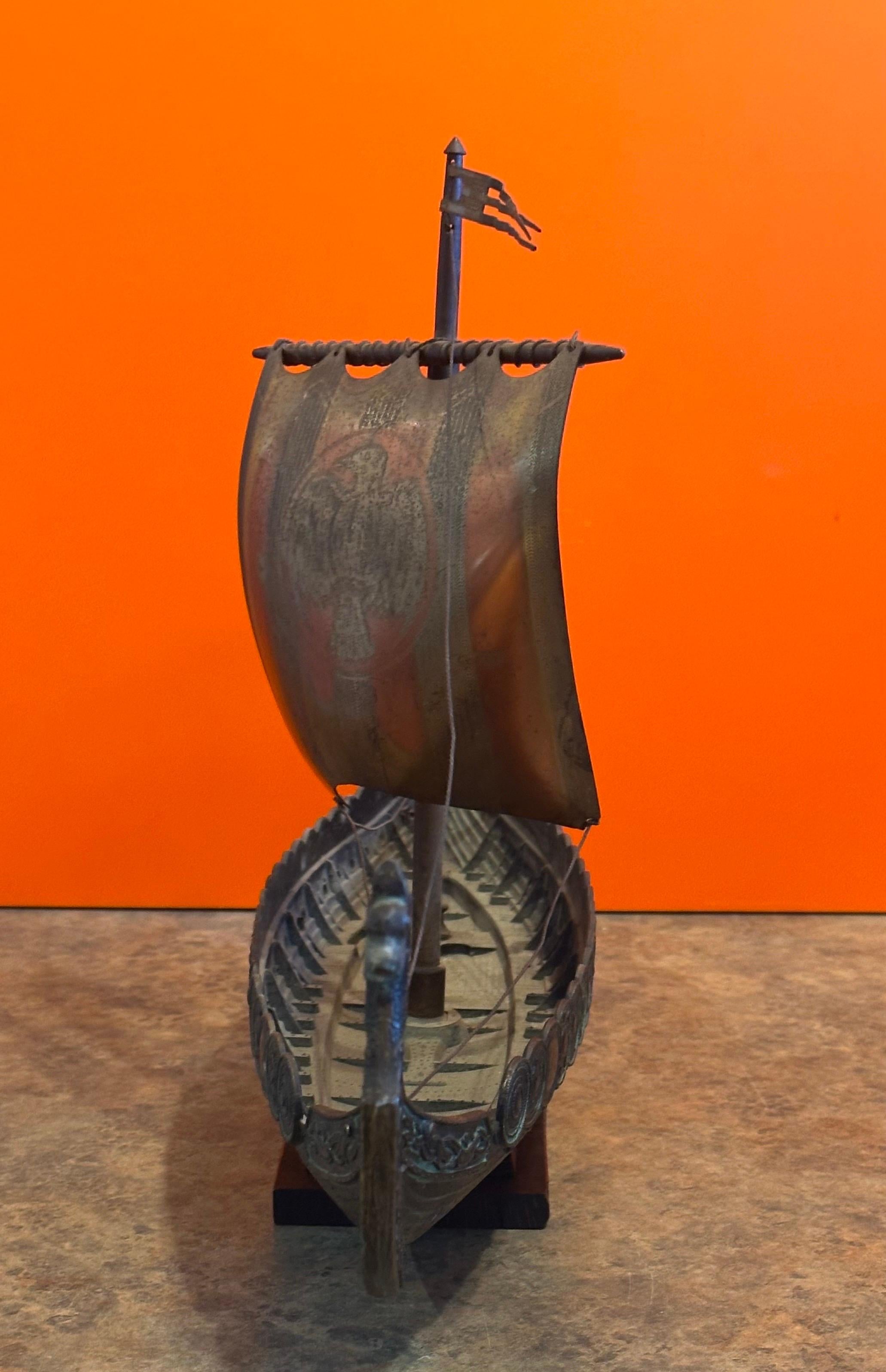 Sculpture moderne danoise en bronze de bateau viking dans le style d'Edward Aagaard 1