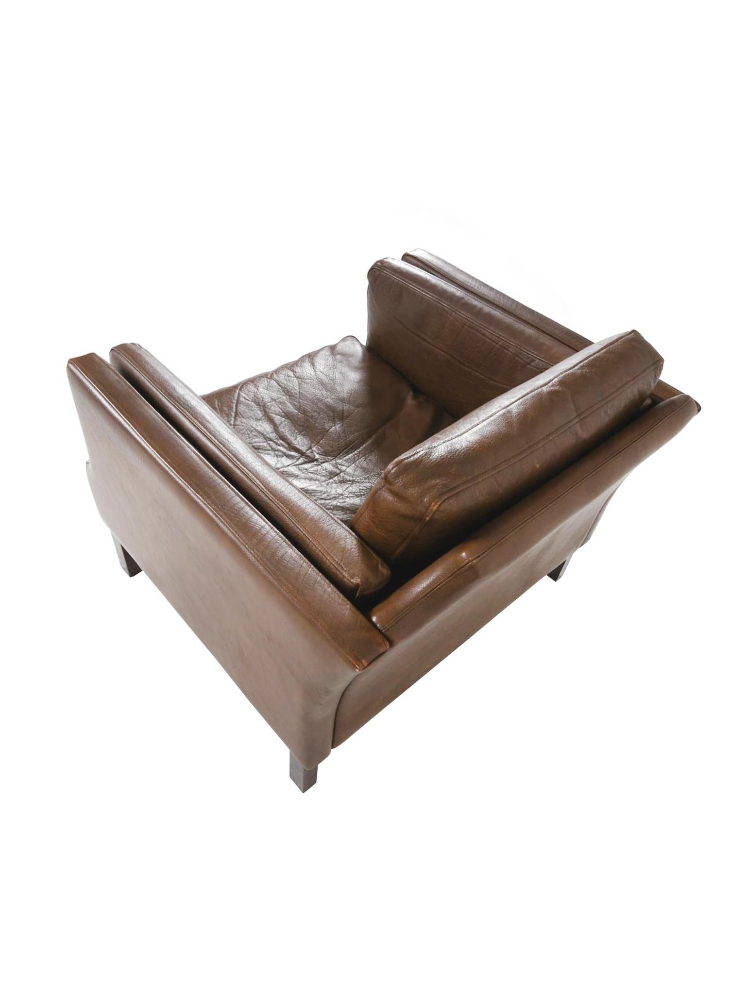 Sillón moderno danés de cuero marrón al estilo de Børge Mogensen Escandinavo moderno en venta