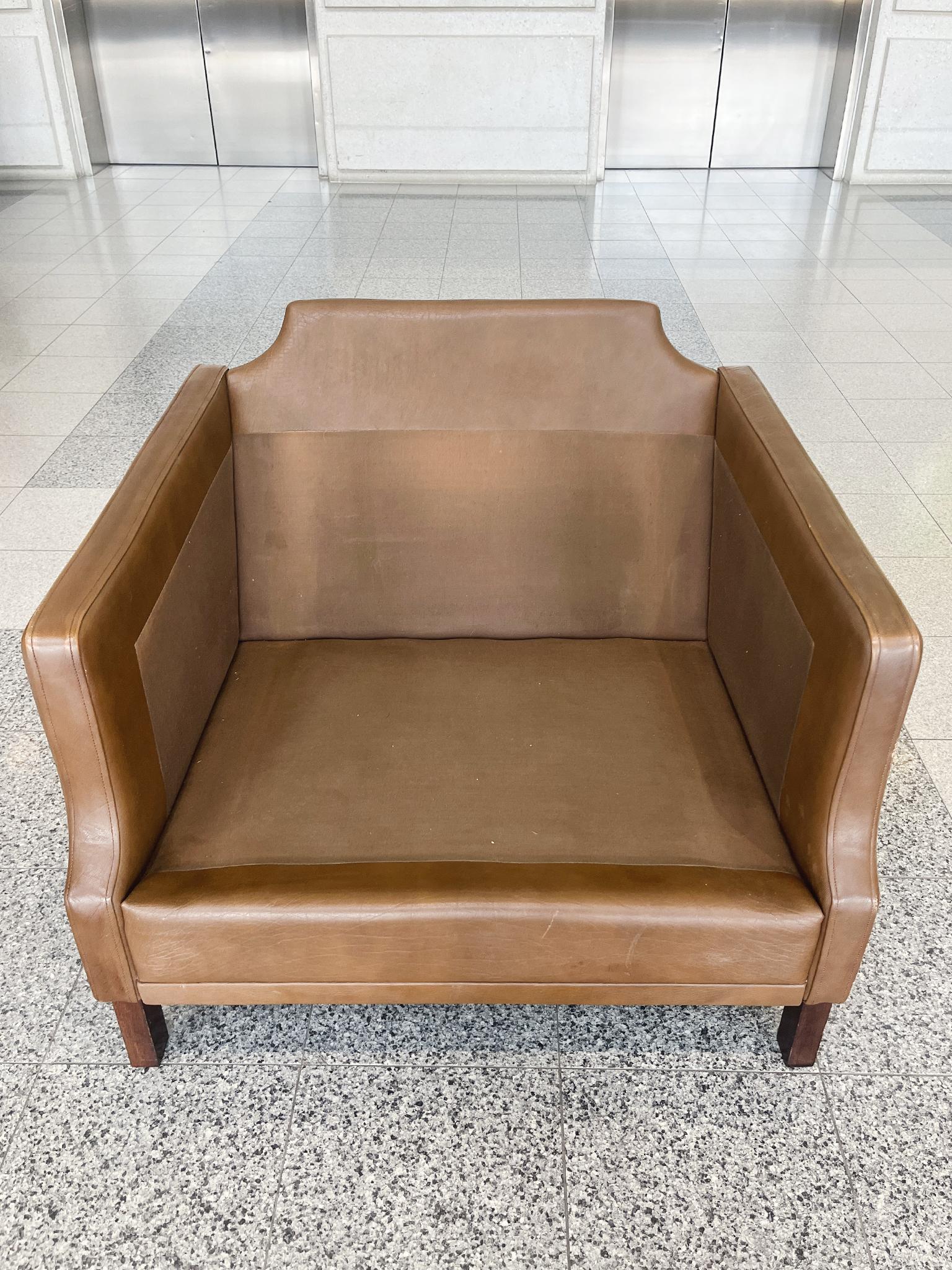 Sillón moderno danés de cuero marrón al estilo de Børge Mogensen en venta 2