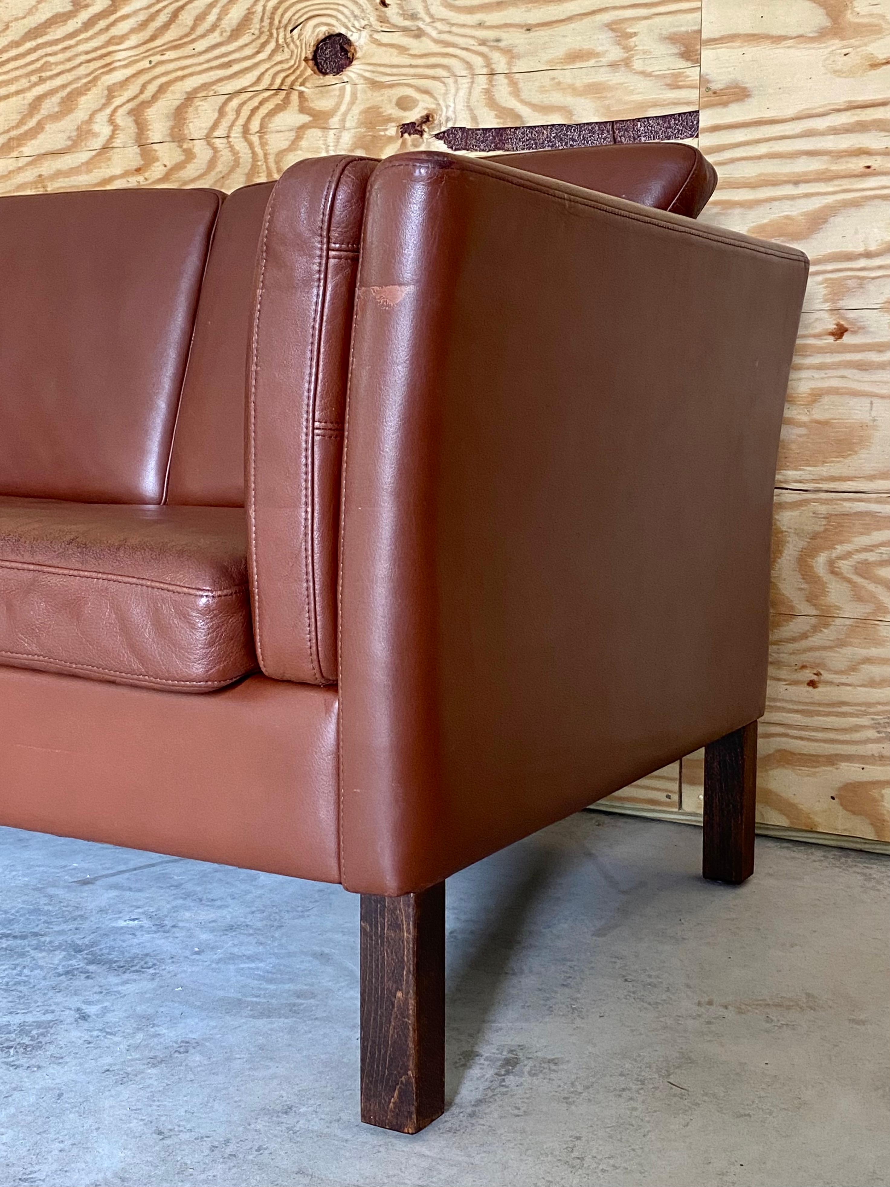 Danish Modern Brown Leather Loveseat (After Børge Mogensen) For Sale 4