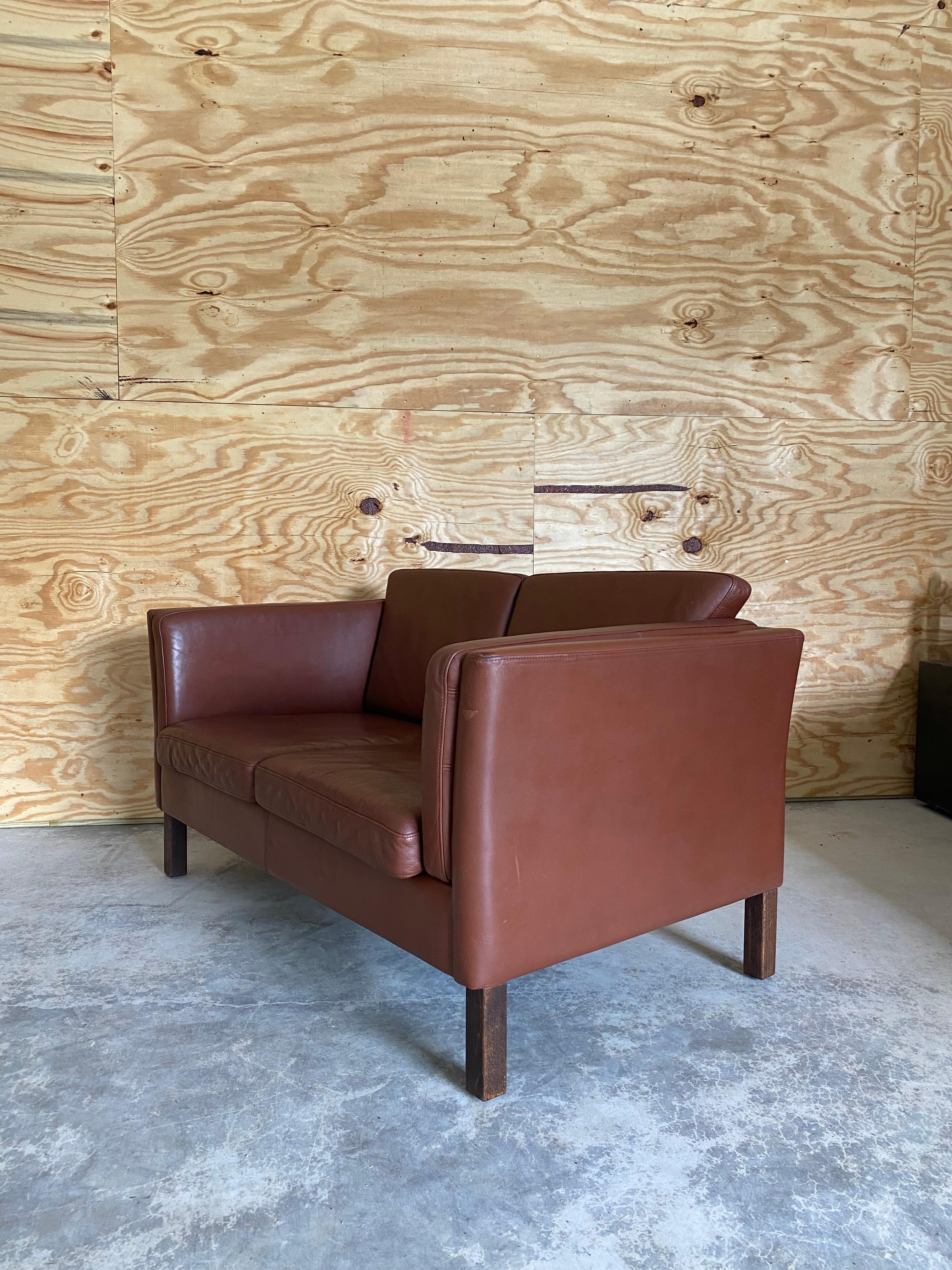 Danish Modern Brown Leather Loveseat (After Børge Mogensen) For Sale 2