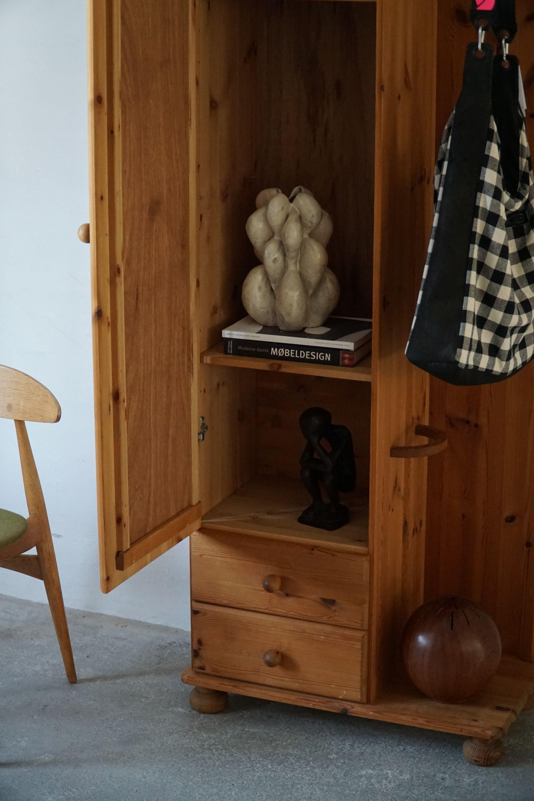 Danish Modern Brutalist Bedroom Cabinet / Wardrobe in Solid Pine, 1980s In Good Condition In Odense, DK