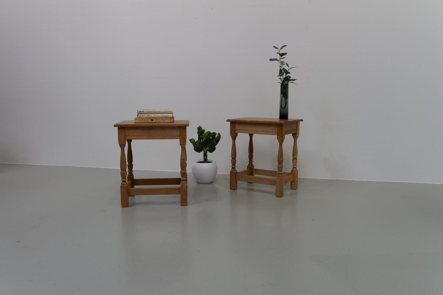 Danish Modern Brutalist Bedside Tables in Oak, 1960s. Set of 2. For Sale 7