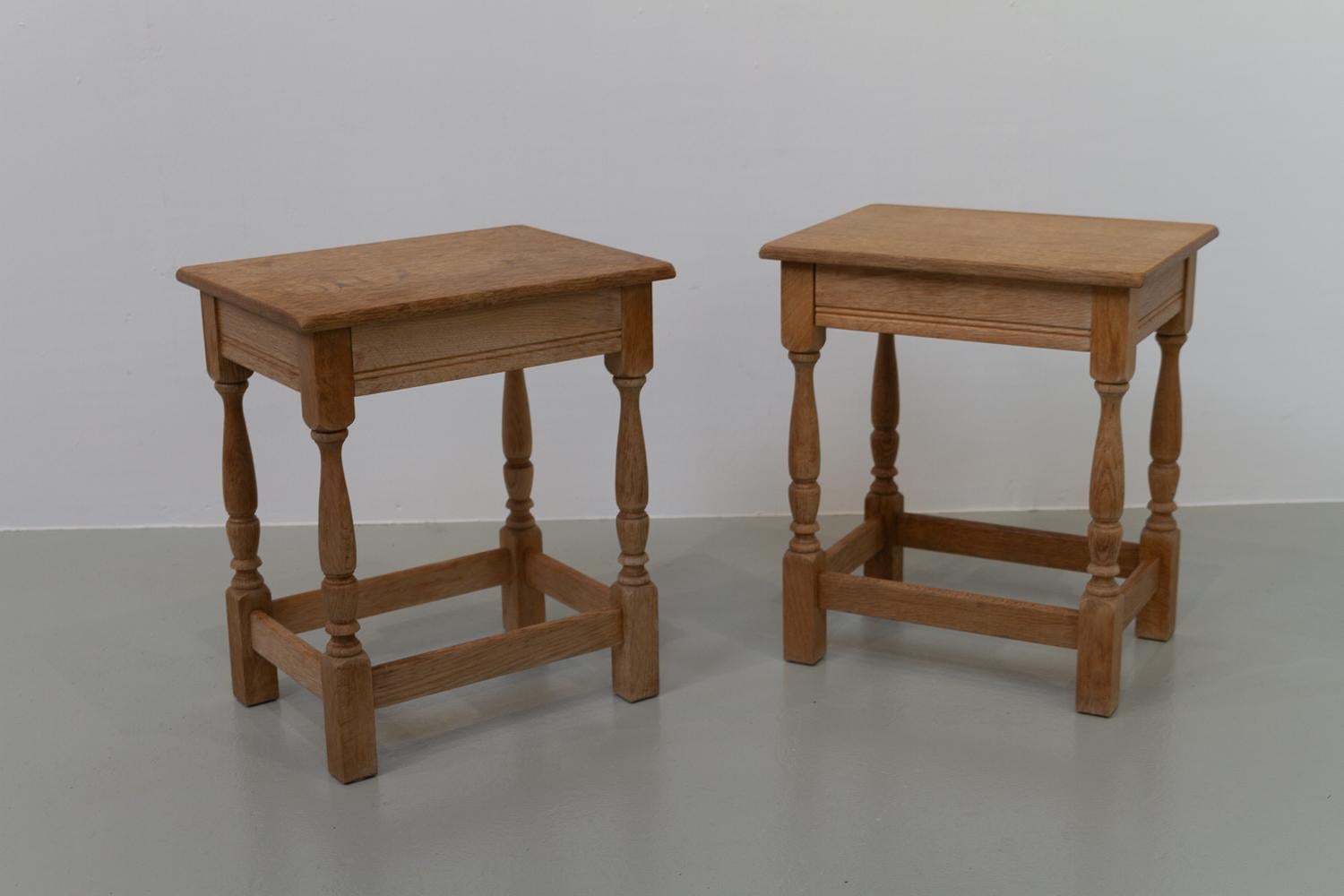 Danish Modern Brutalist Bedside Tables in Oak, 1960s. Set of 2.
Pair of Scandinavian Modern brutalists style nightstands in Nordic oak with drawer. Made by master carpenter Anker Sørensen, Denmark in the 1960s.
Very good condition, drawers slides