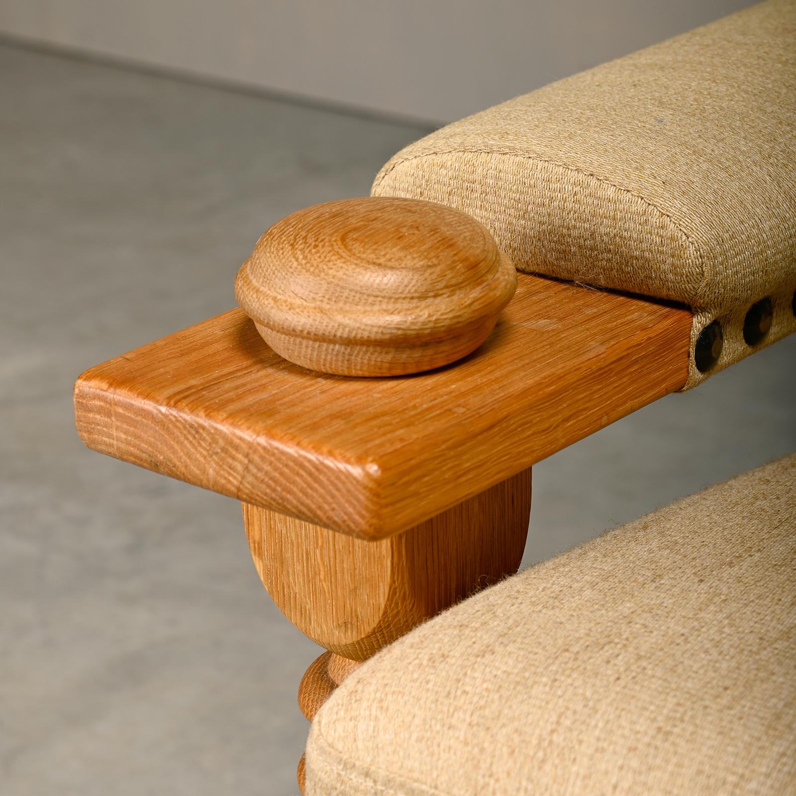 Dänischer Moderner Brutalistischer Loungesessel in Eiche, Henning Kjærnulf, Dänemark 1960er Jahre im Angebot 6