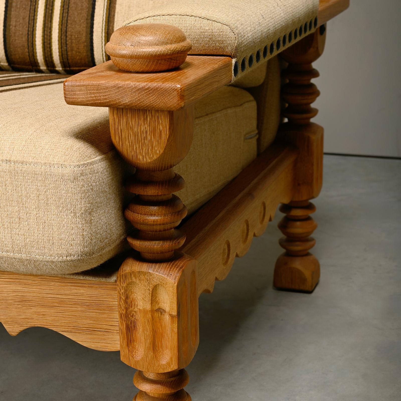 Dänischer Moderner Brutalistischer Loungesessel in Eiche, Henning Kjærnulf, Dänemark 1960er Jahre im Angebot 9