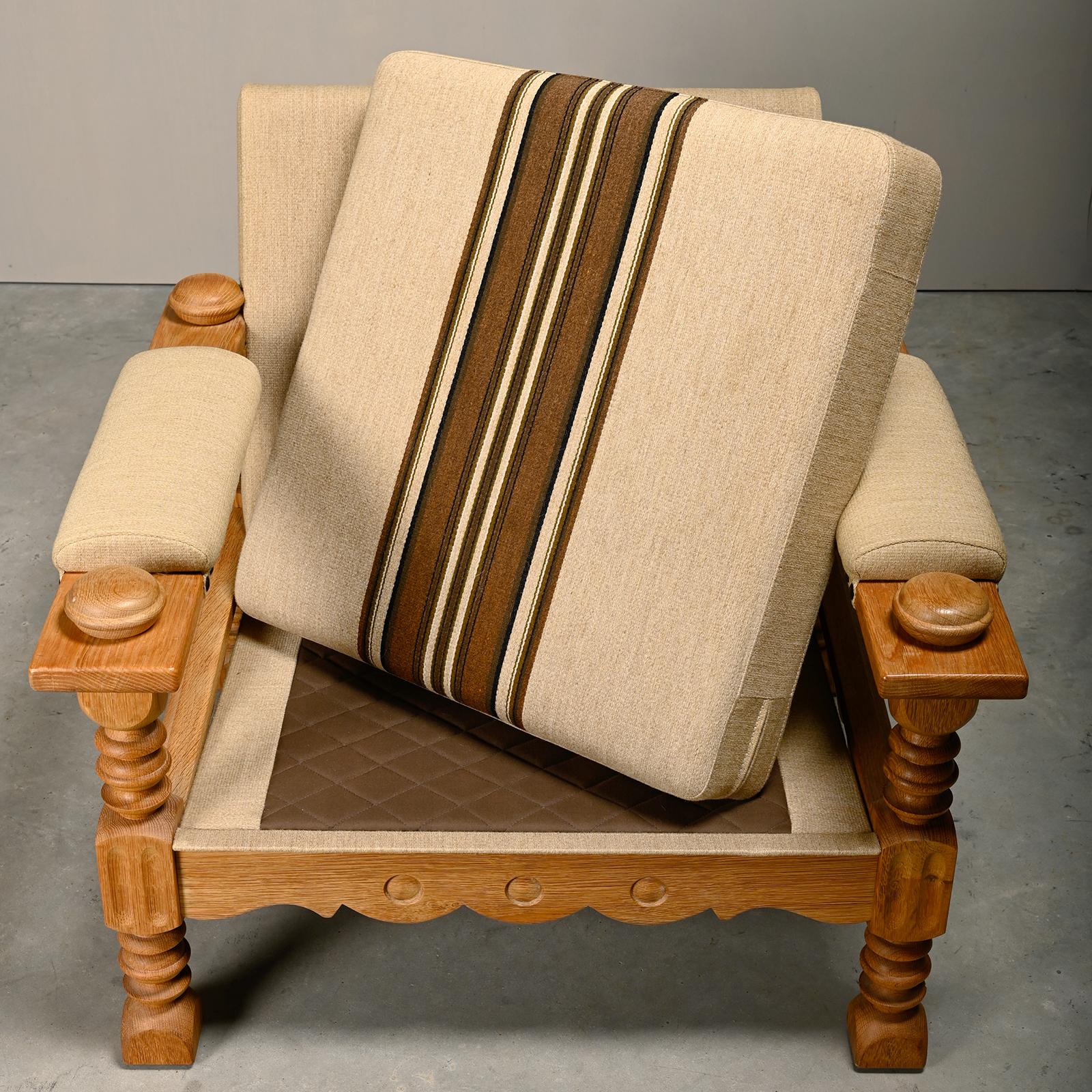 Dänischer Moderner Brutalistischer Loungesessel in Eiche, Henning Kjærnulf, Dänemark 1960er Jahre im Angebot 13
