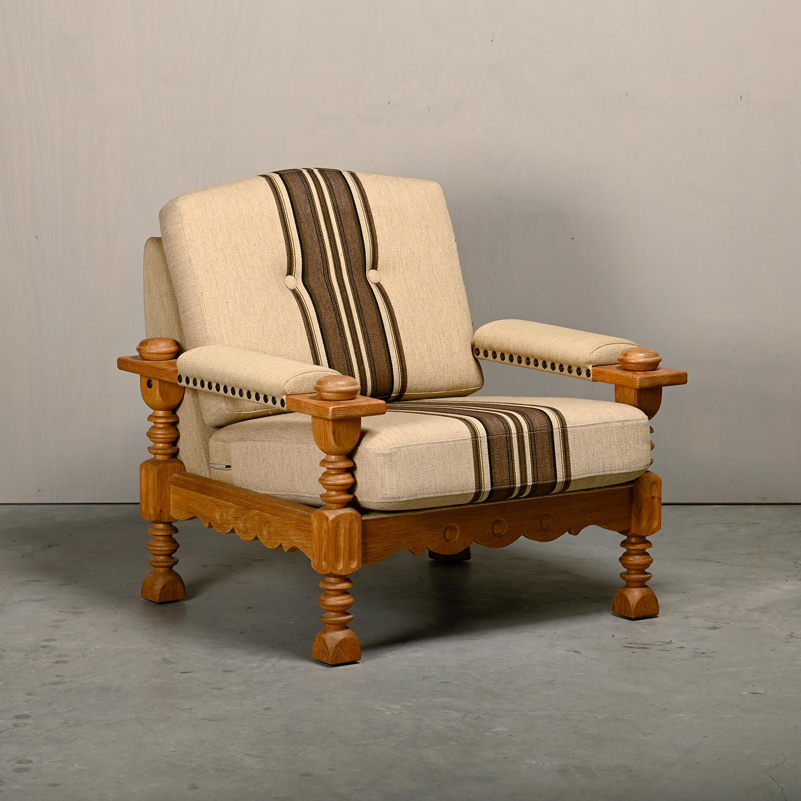 Dänischer Moderner Brutalistischer Loungesessel in Eiche, Henning Kjærnulf, Dänemark 1960er Jahre im Angebot 2
