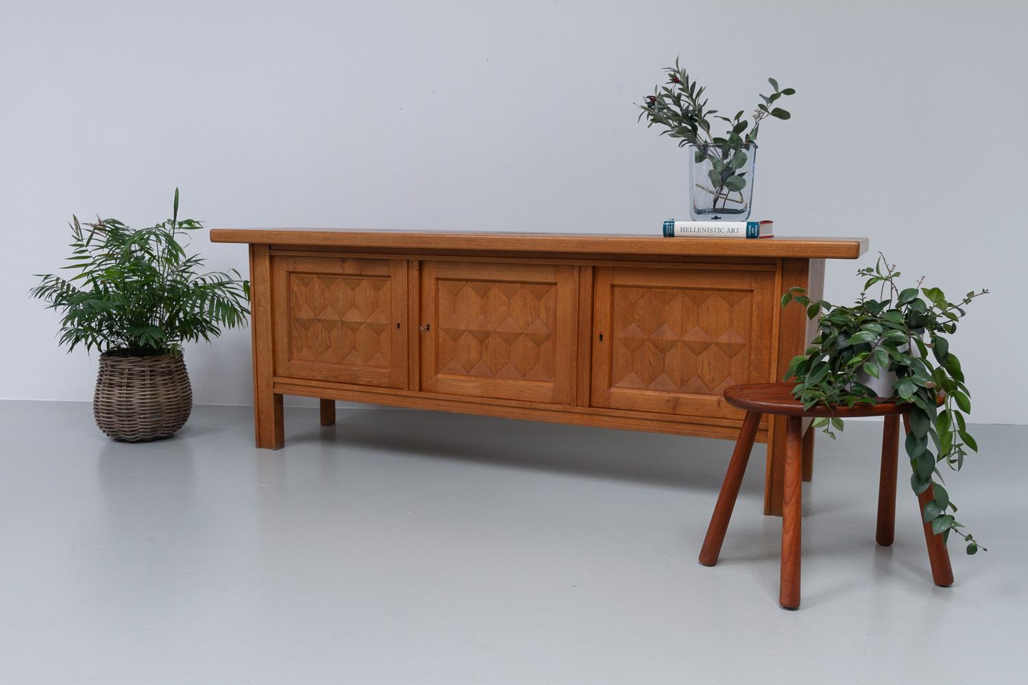 Danish Modern Brutalist Low Sideboard in Oak. 1950s. 14