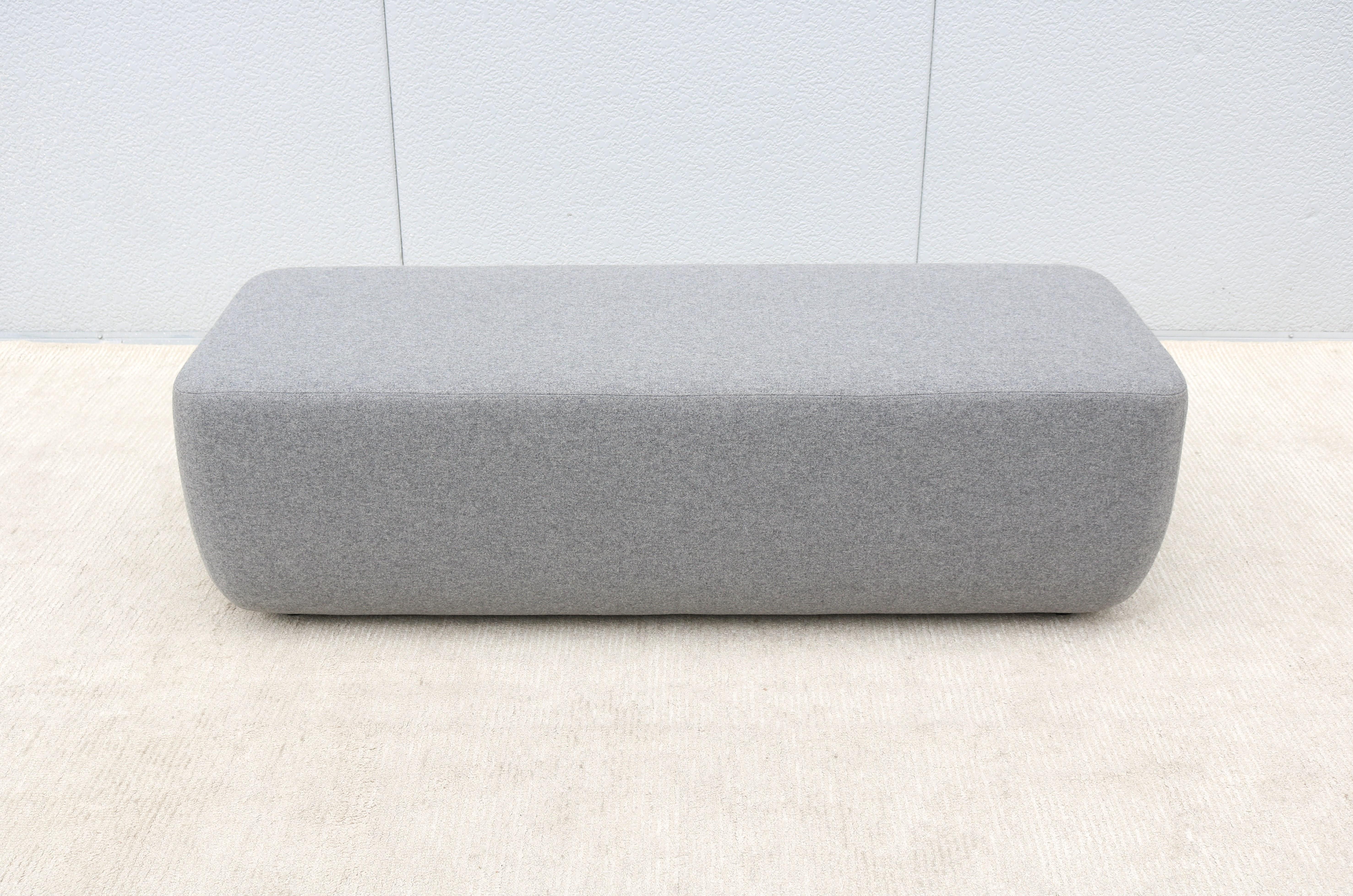 This fabulous Opera pouf designed by Busk+Hertzog for Softline features a clean, tight look, and is soft and very comfortable.
All the corners are invitingly rounded and highlight the modern and appealing design.
This elegant looking pouf speaks a
