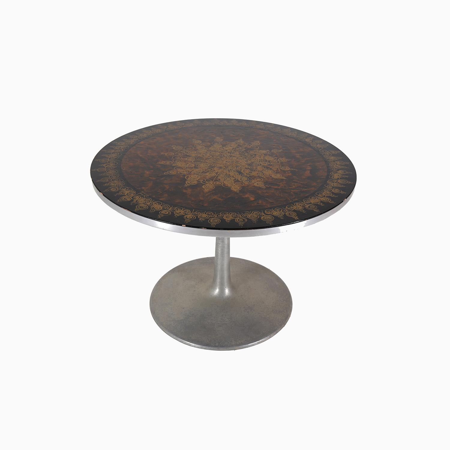 Dänischer moderner Cado-Tisch in Tulpenform (Skandinavische Moderne) im Angebot