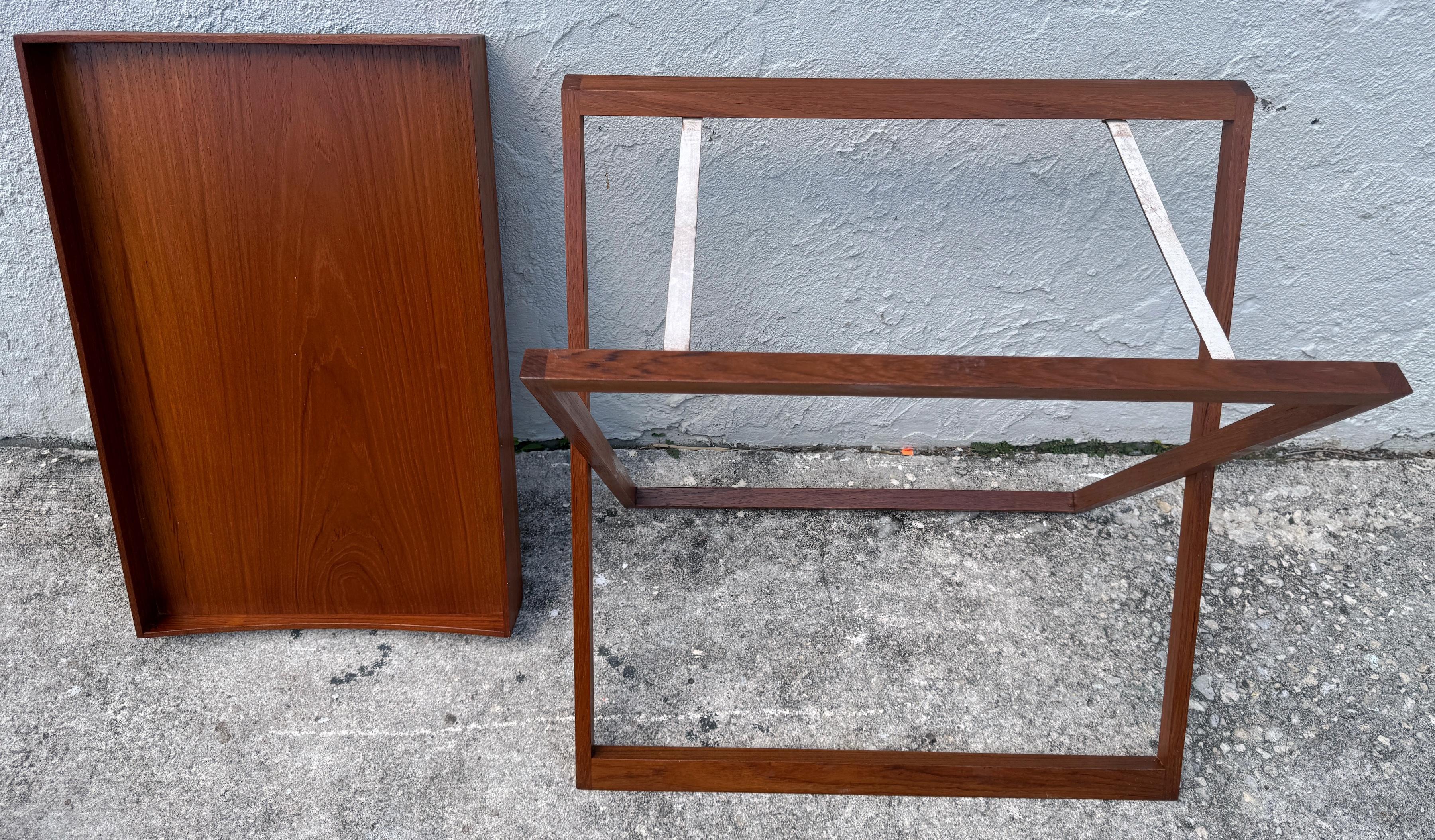 Danish Modern Campaign Style Teak & Black Lacquer Reversible Tray Table For Sale 4