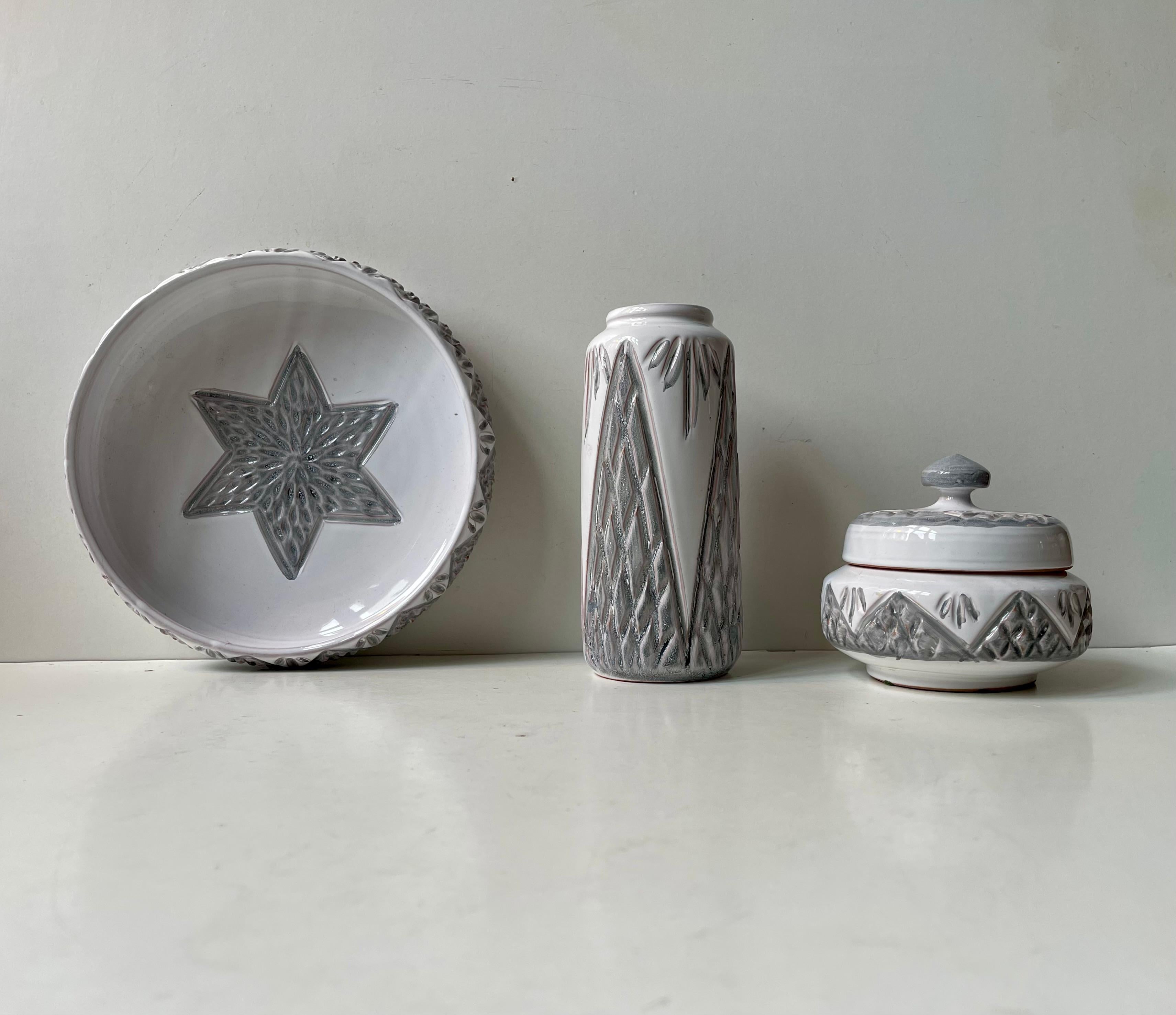 Smaltato Danish Modern Ceramic Bowl, Trinket and Vase in White & Grey Glaze, 1970s in vendita