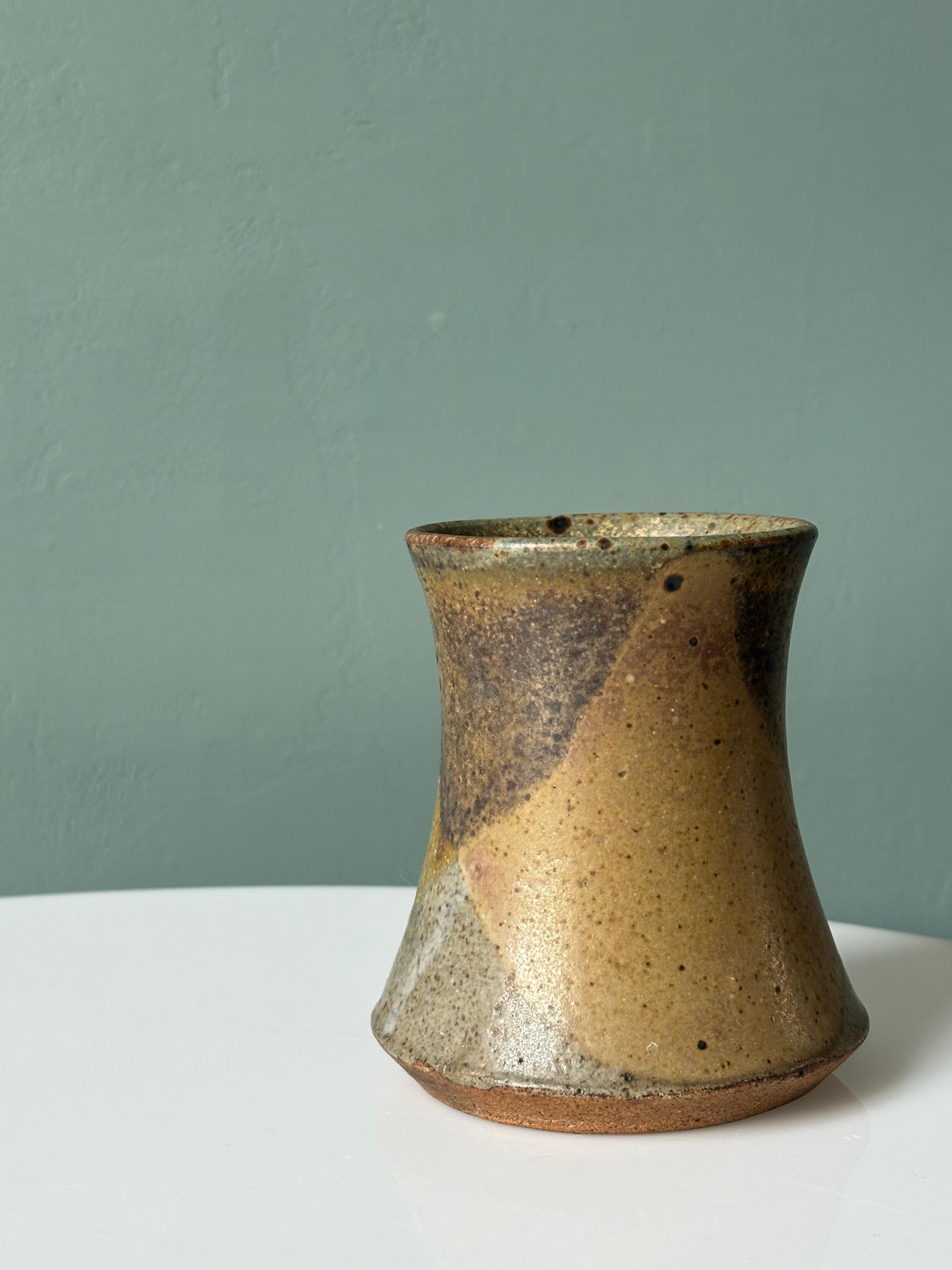 Danish Modern Ceramic Earthcolored Vase, 1960s In Good Condition For Sale In Copenhagen, DK