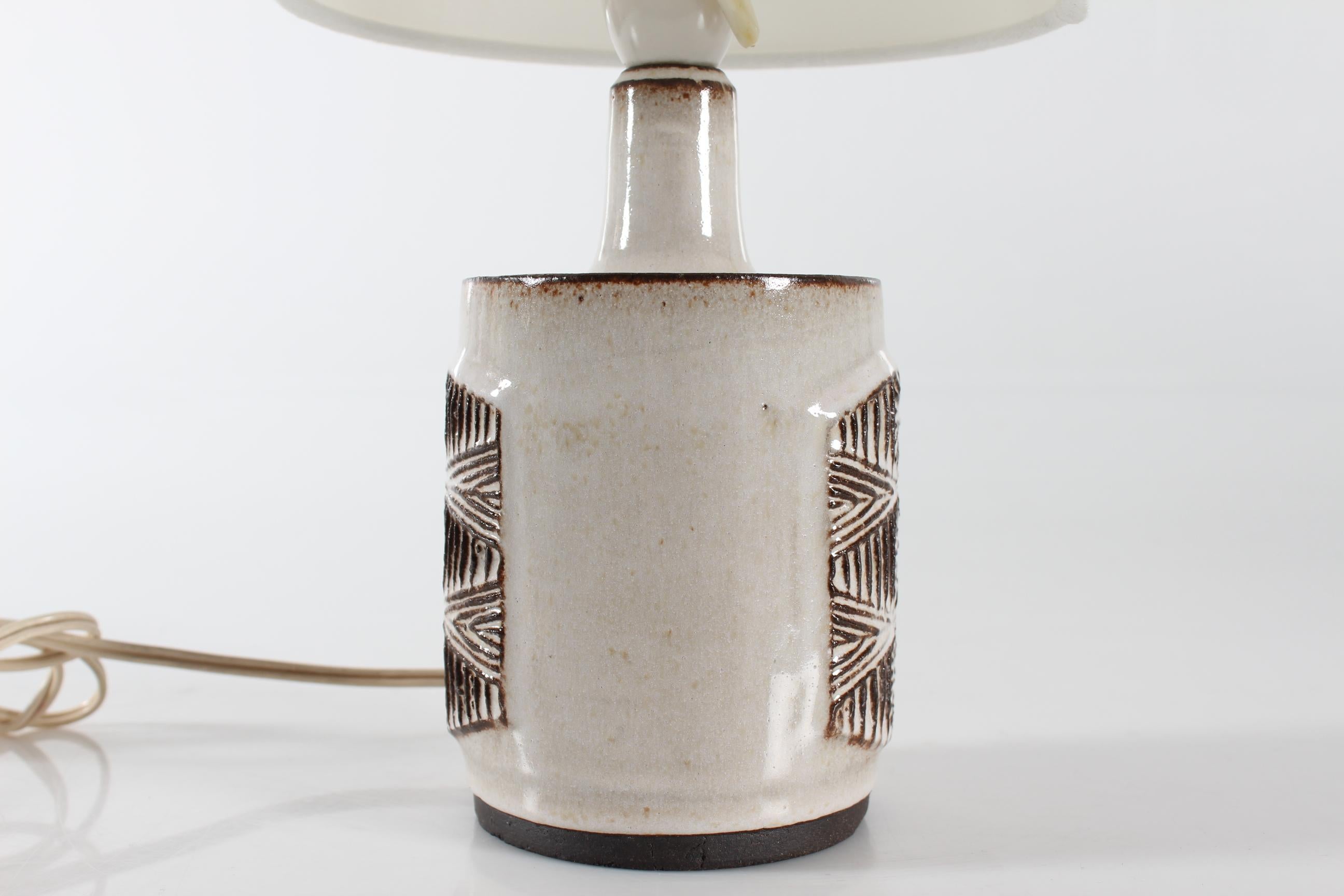 Danish Modern Ceramic Graphic Decorated Table Lamp with New Shade 1960s In Good Condition For Sale In Silkeborg, Silkeborg