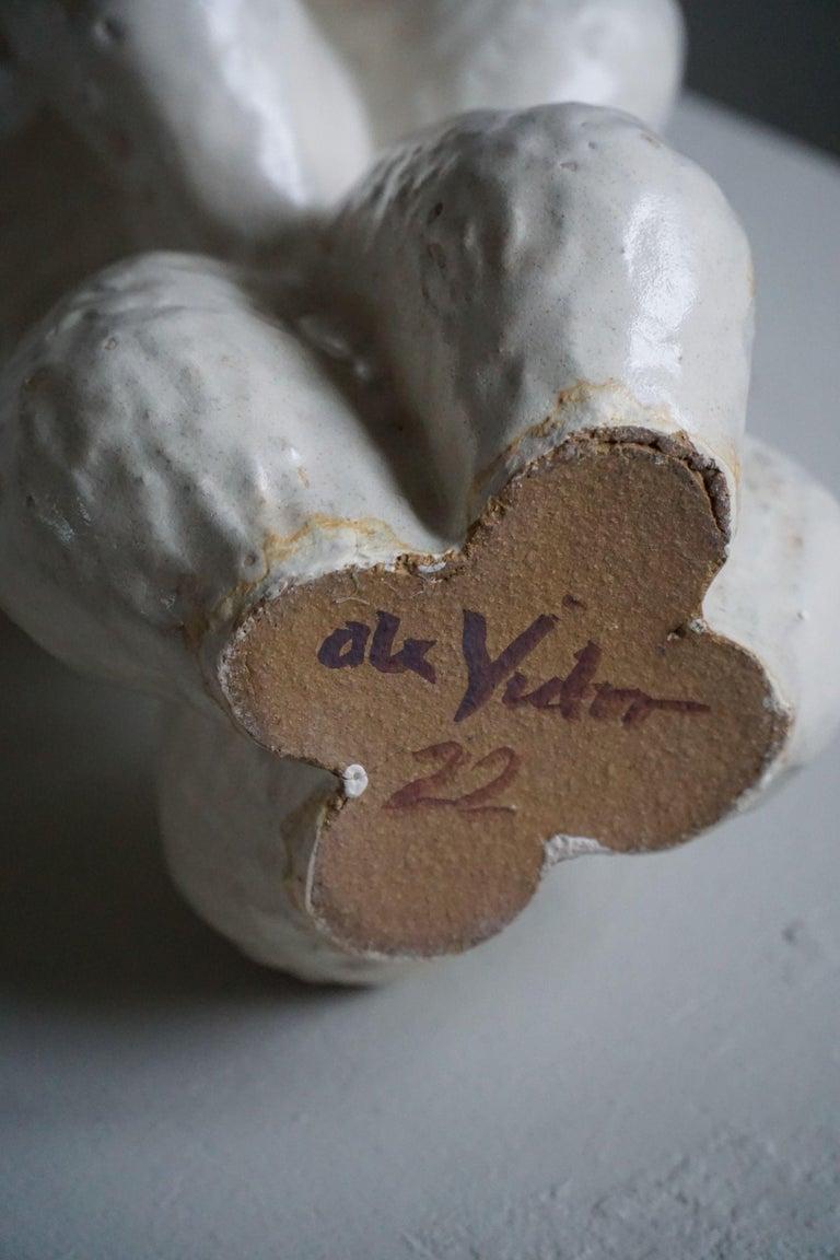 Dänische moderne Vase aus Keramik und Steingut des dänischen Künstlers Ole Victor, 2022 im Angebot 6