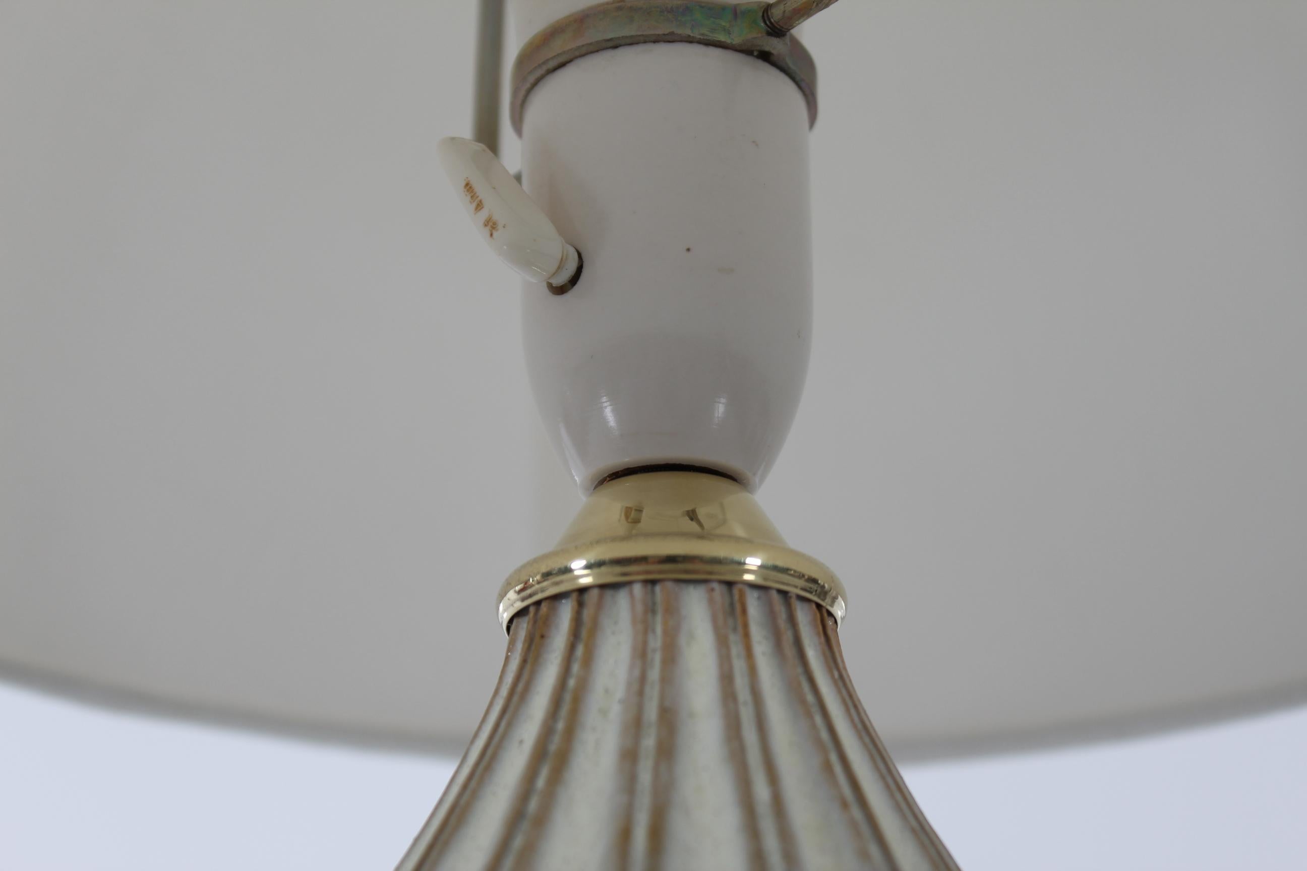 Dänische moderne dänische Keramik-Tischlampe von Laurine, Pumpkin-Form mit cremefarbener Glasur, 1960 (Glasiert) im Angebot