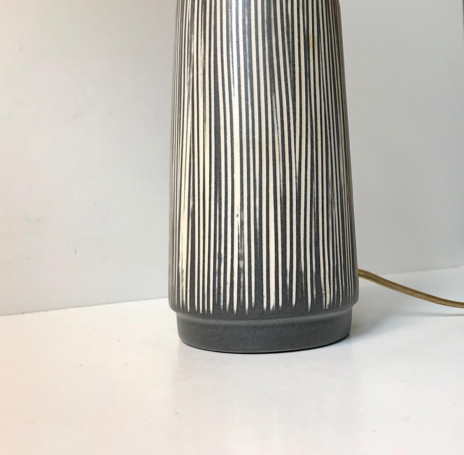 Danish Modern Ceramic Table Lamp with Stripes by Elisabeth Loholt, 1950s In Good Condition In Esbjerg, DK