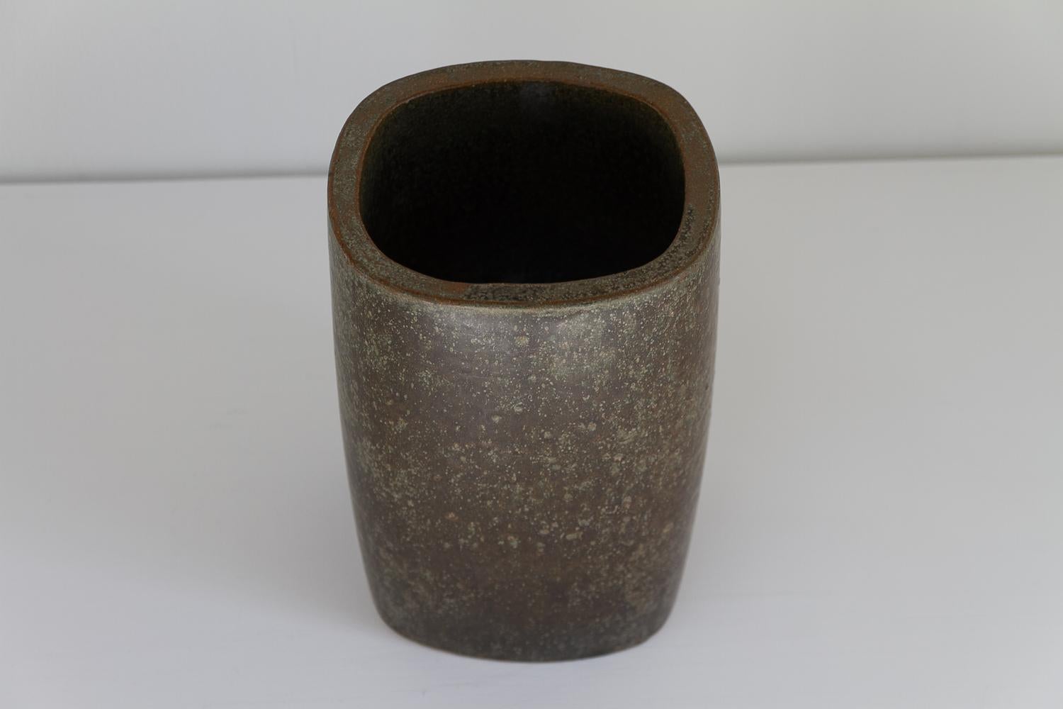 Danish Modern Ceramic Vase by Palshus, 1960s. For Sale 8