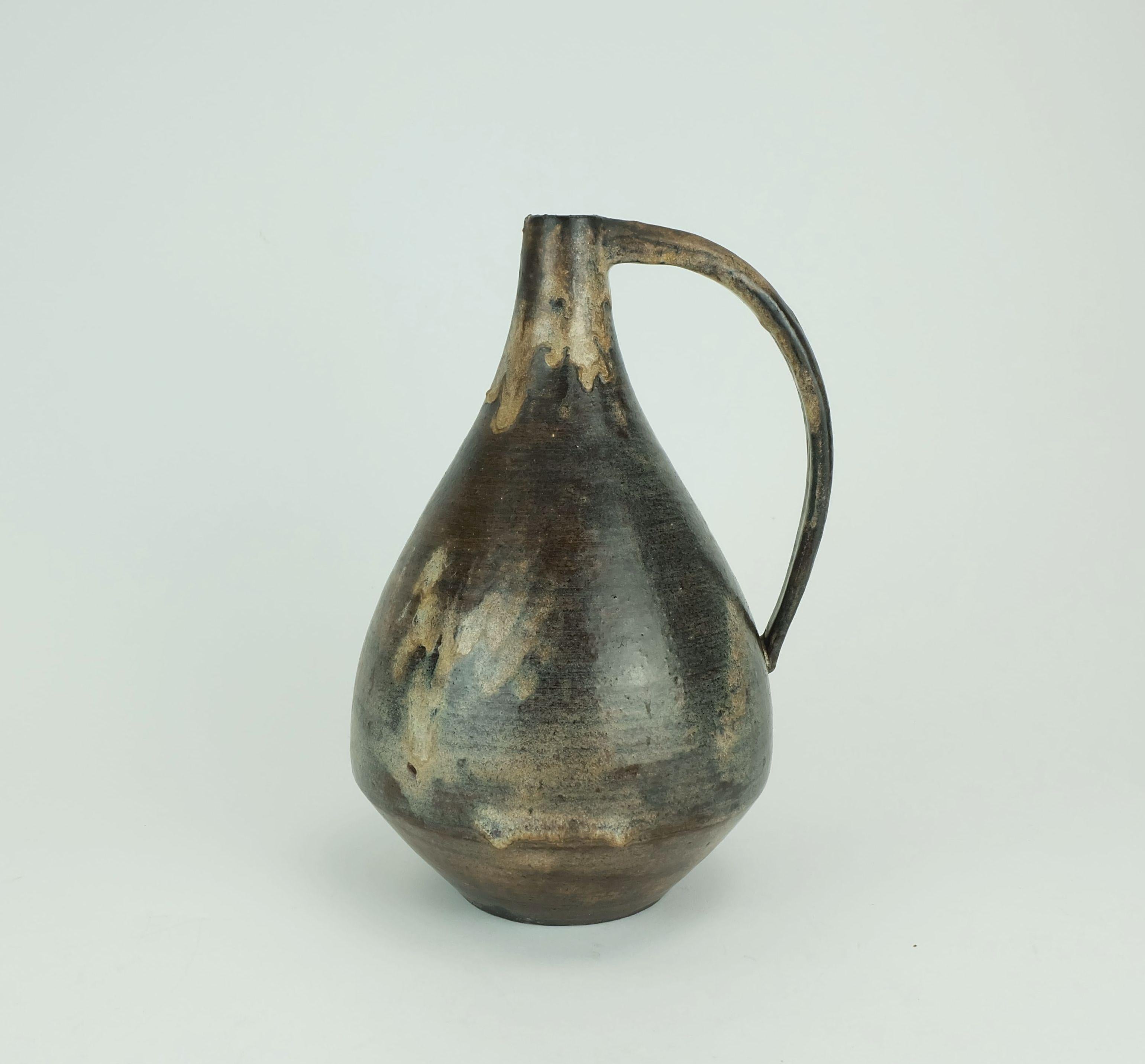 Vaso in ceramica danese moderna di Conny Walther, Studio Pottery dalla Danimarca,  Anni '60-'70, firmata 