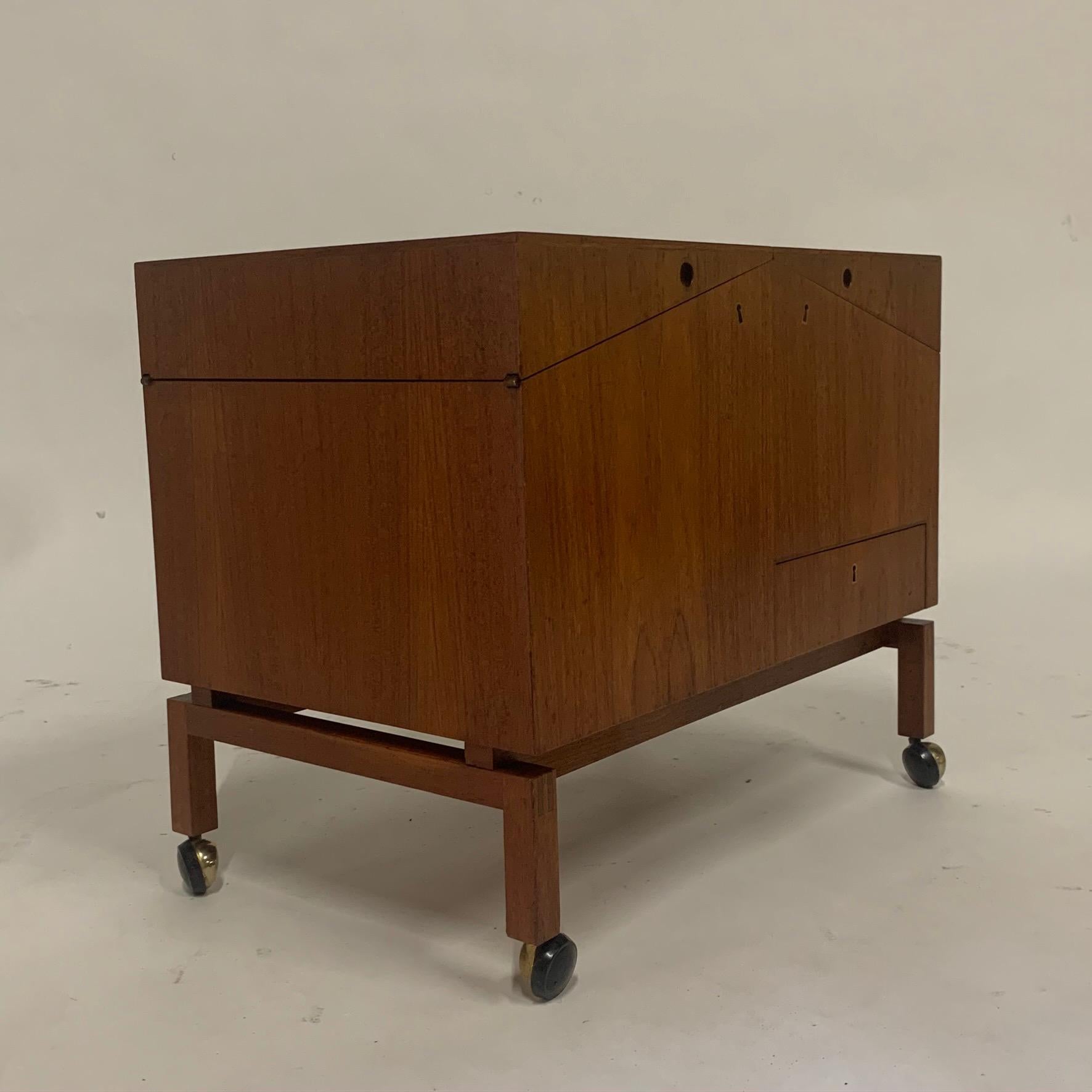 Danish Modern C.F. Christensen Teak Trolley Bar or Serving Cart by Leif Alring In Good Condition In Hudson, NY
