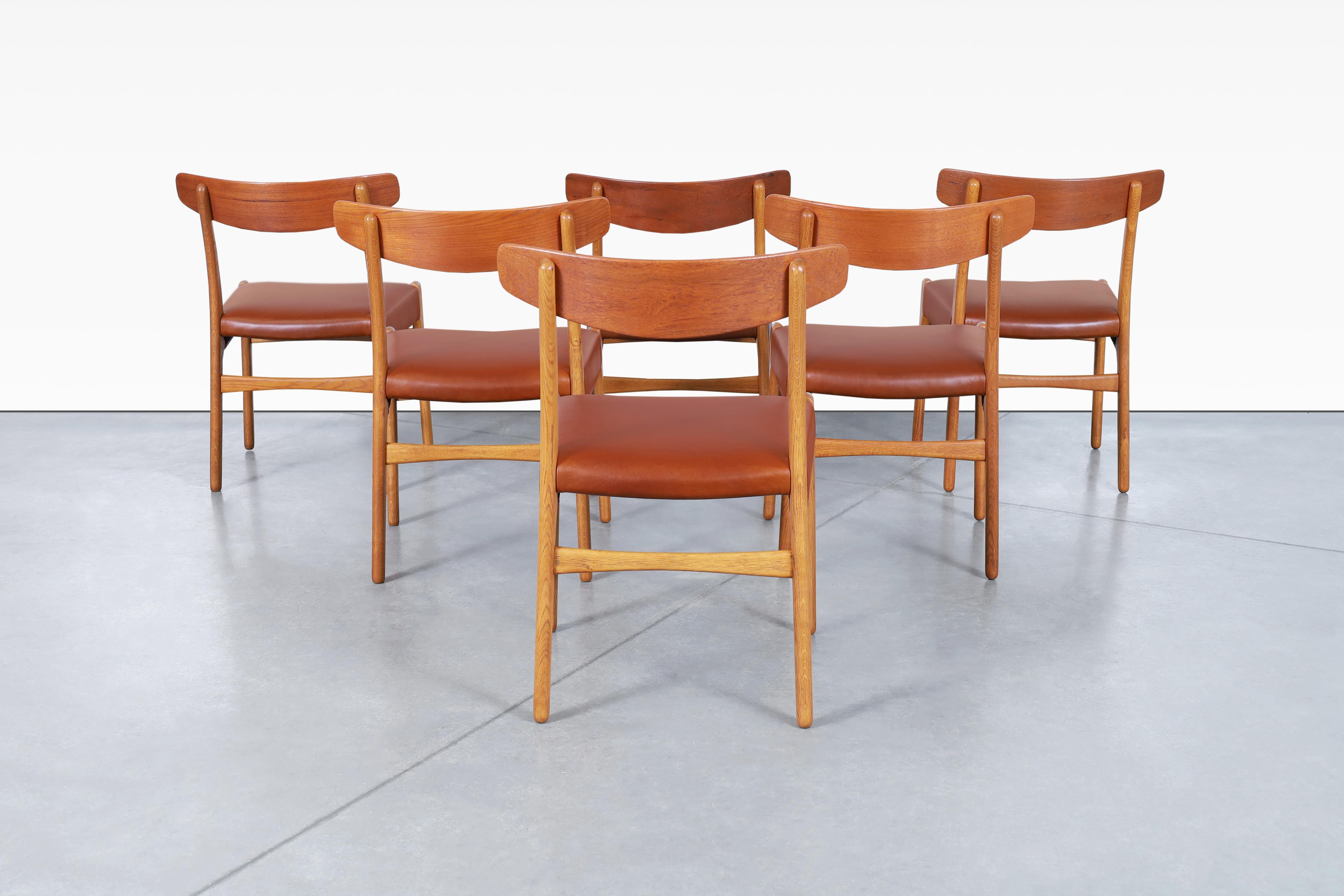 Danish Modern CH-23 Leather Dining Chairs by Hans J. Wegner For Sale 2