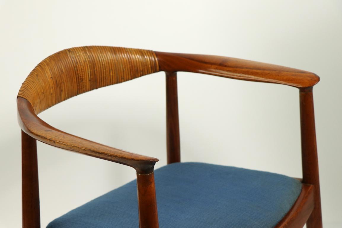 Danish Classic Hans  Wegner Round Chair For Sale