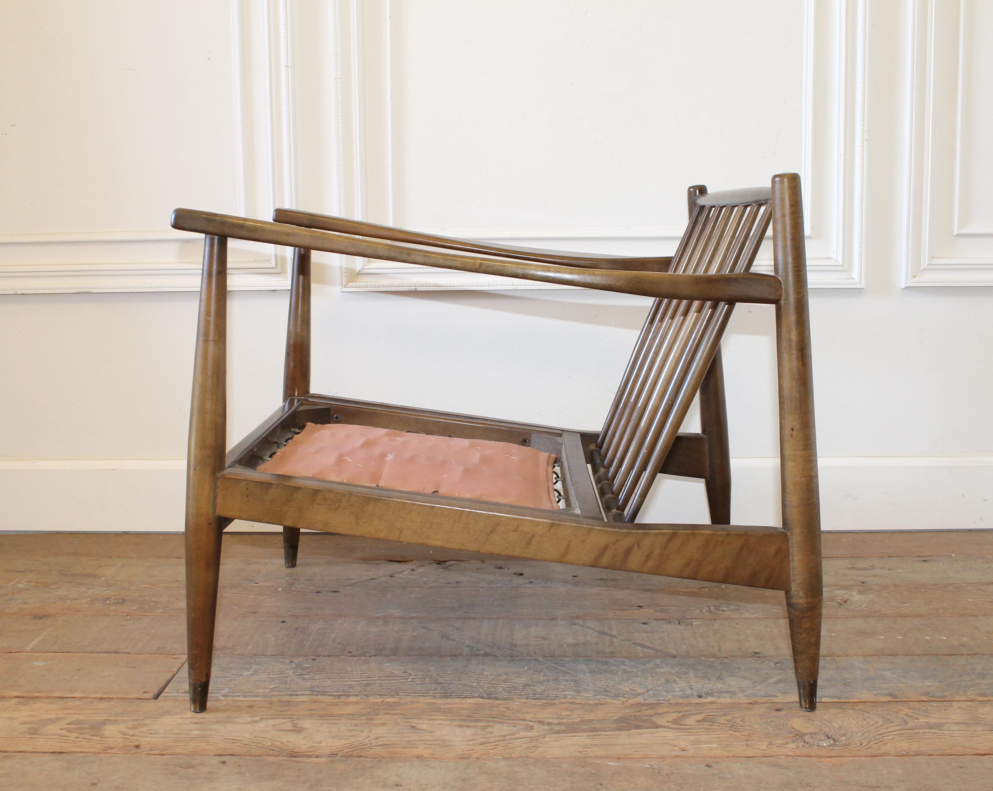 Chaise moderne danoise avec coussins rembourrés à points de flamme en vente 5
