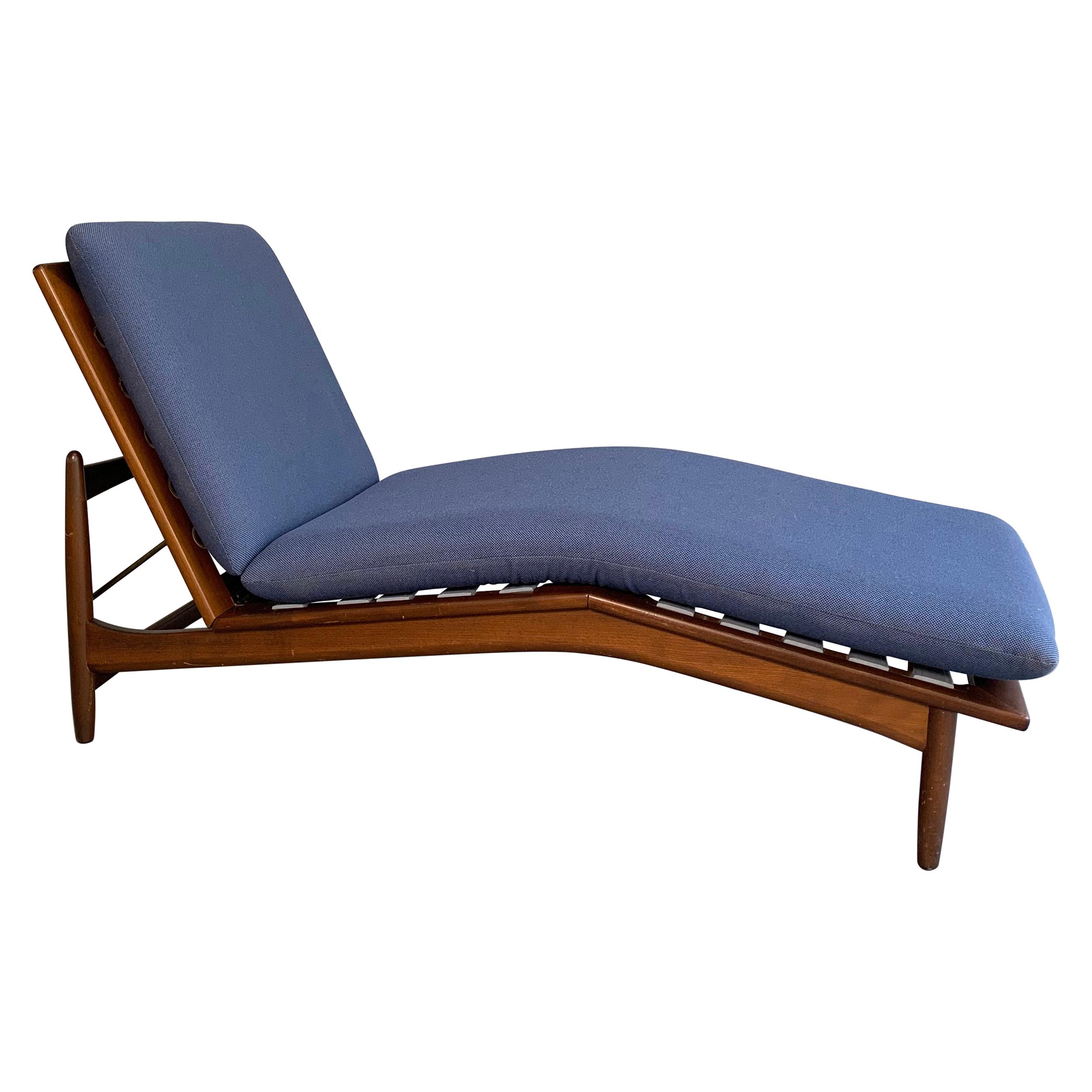 Danish Modern Chaise Longue by Ib Kofod Larsen for Selig at 1stDibs