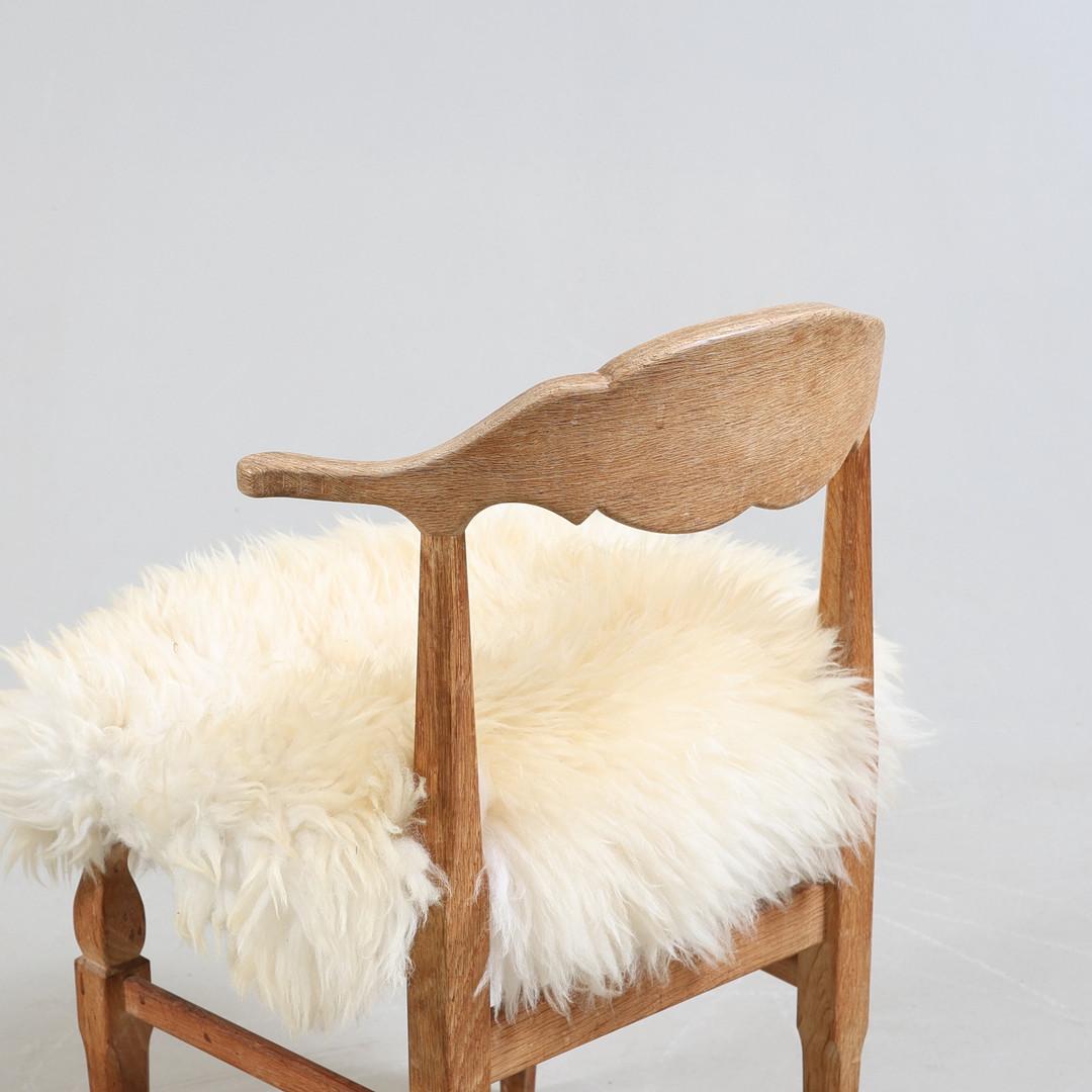 Silla moderna danesa chalet chic roble y piel de oveja, años 60 en Bueno estado para la venta en Uccle, BE