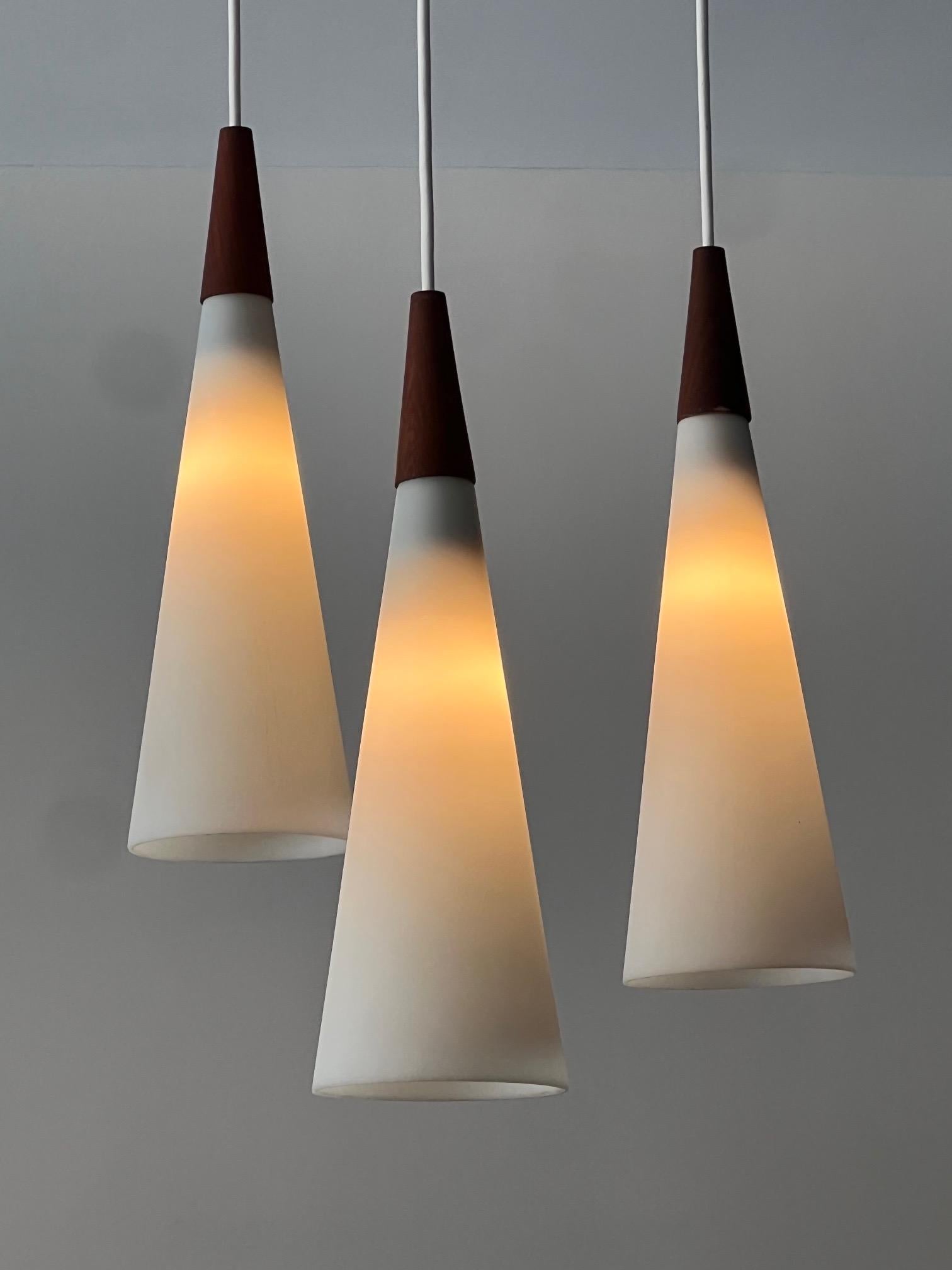 Danese Lampadario moderno danese in teak e vetro opalino in vendita