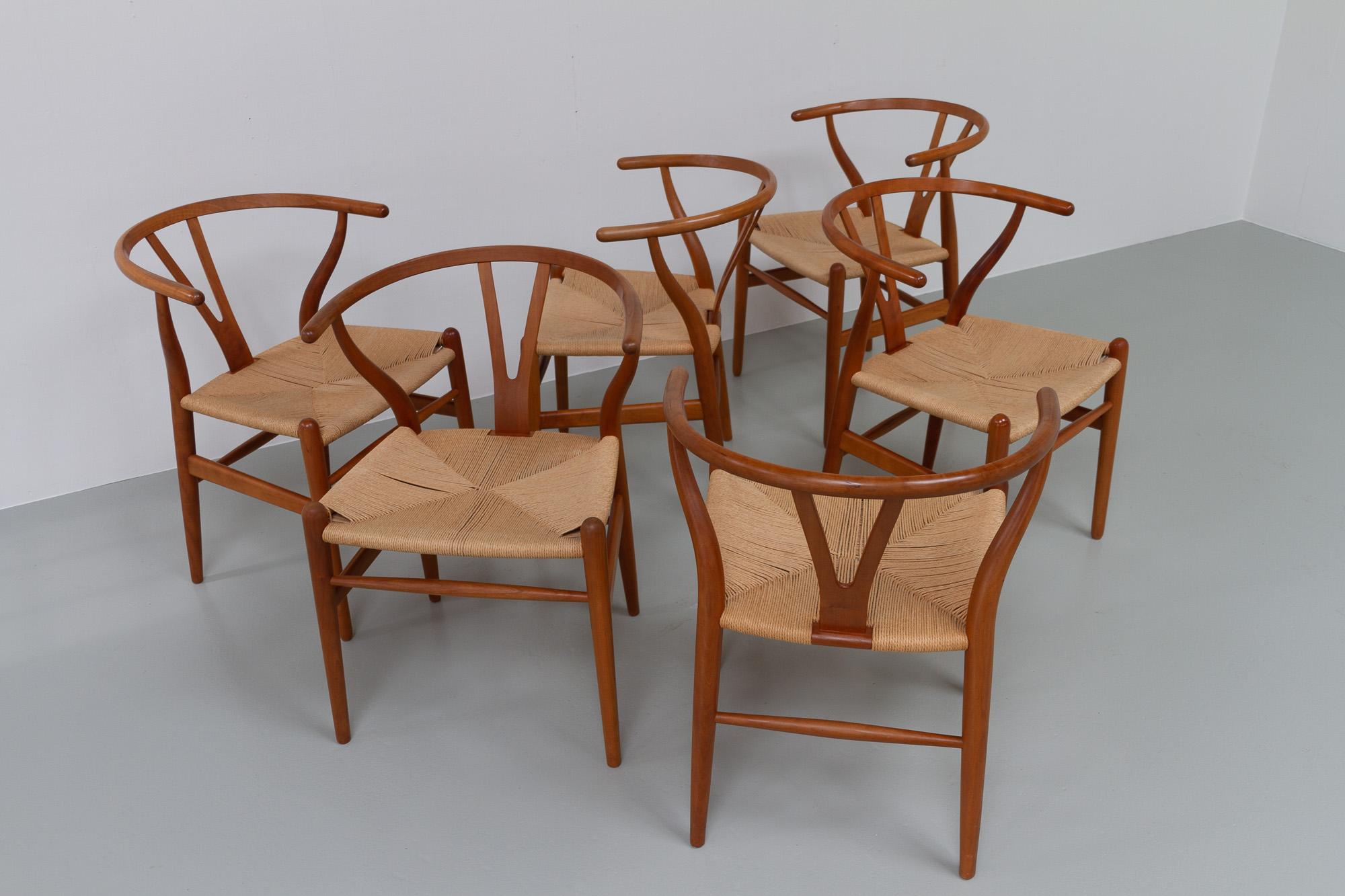 Danish Modern Cherry CH24 Wishbone Chairs by Hans J. Wegner, 1990s In Good Condition For Sale In Asaa, DK