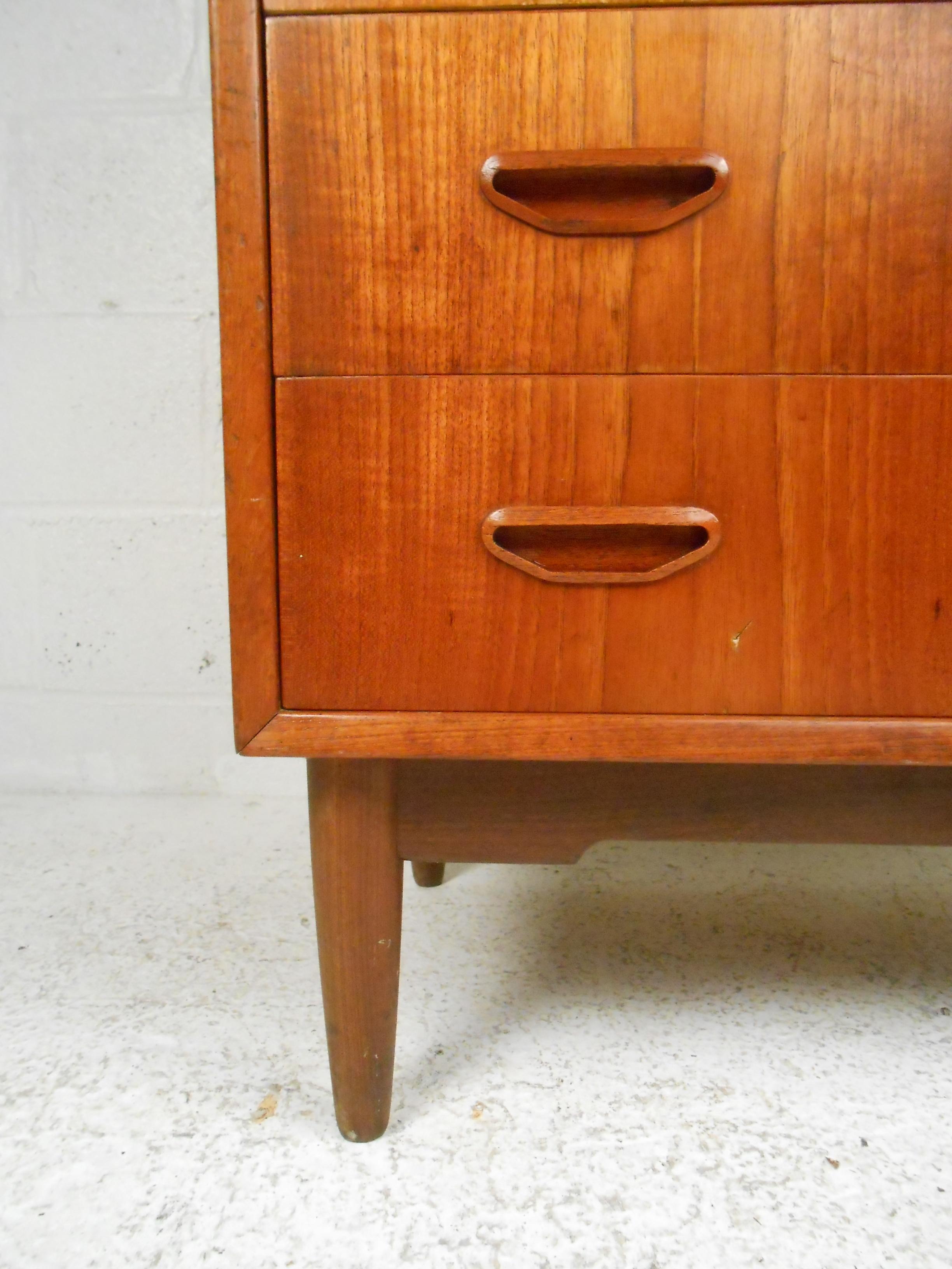 Veneer Danish Modern Chest of Drawers by Ejvind A. Johansson for Gern Møbelfabrik