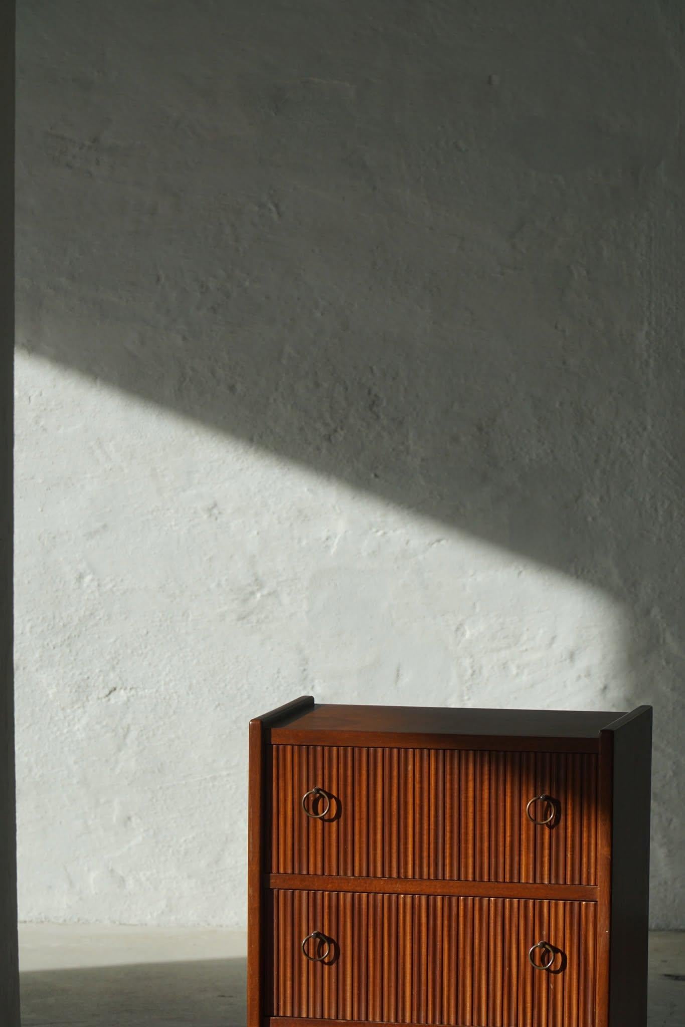 Ottone Cassettiera moderna danese in mogano, Frits Henningsen, anni '40 in vendita