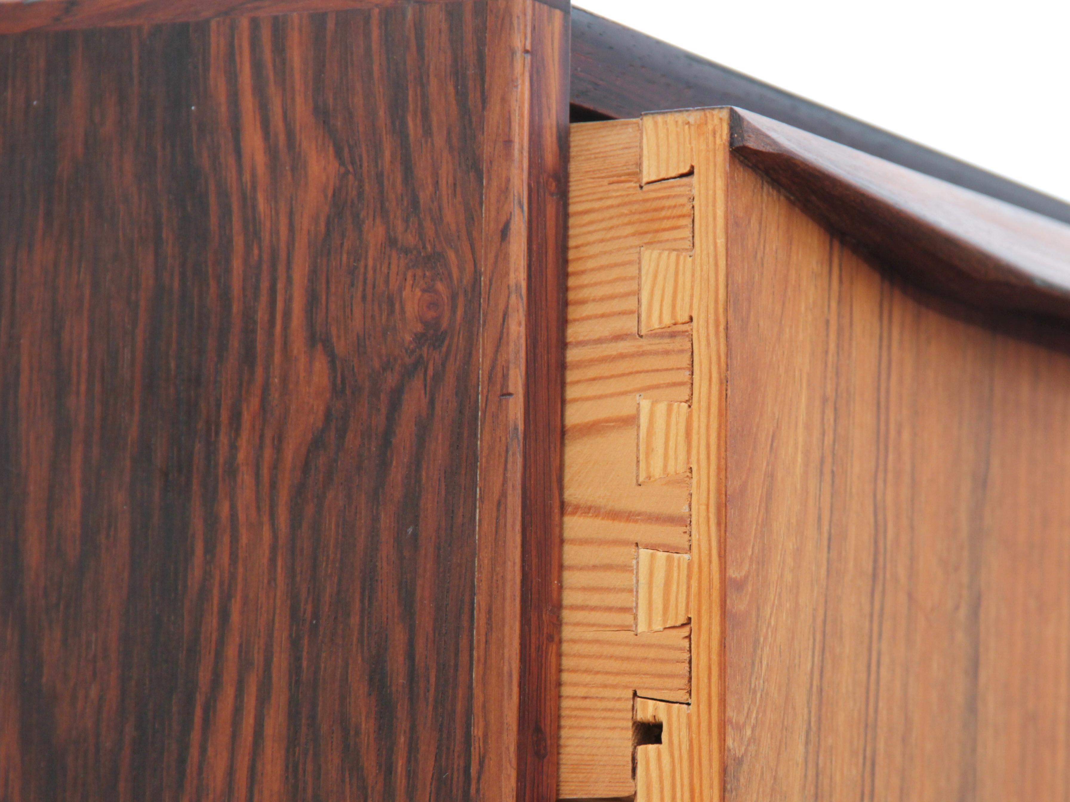 Danish Modern Chest of Drawers in Rosewood 4