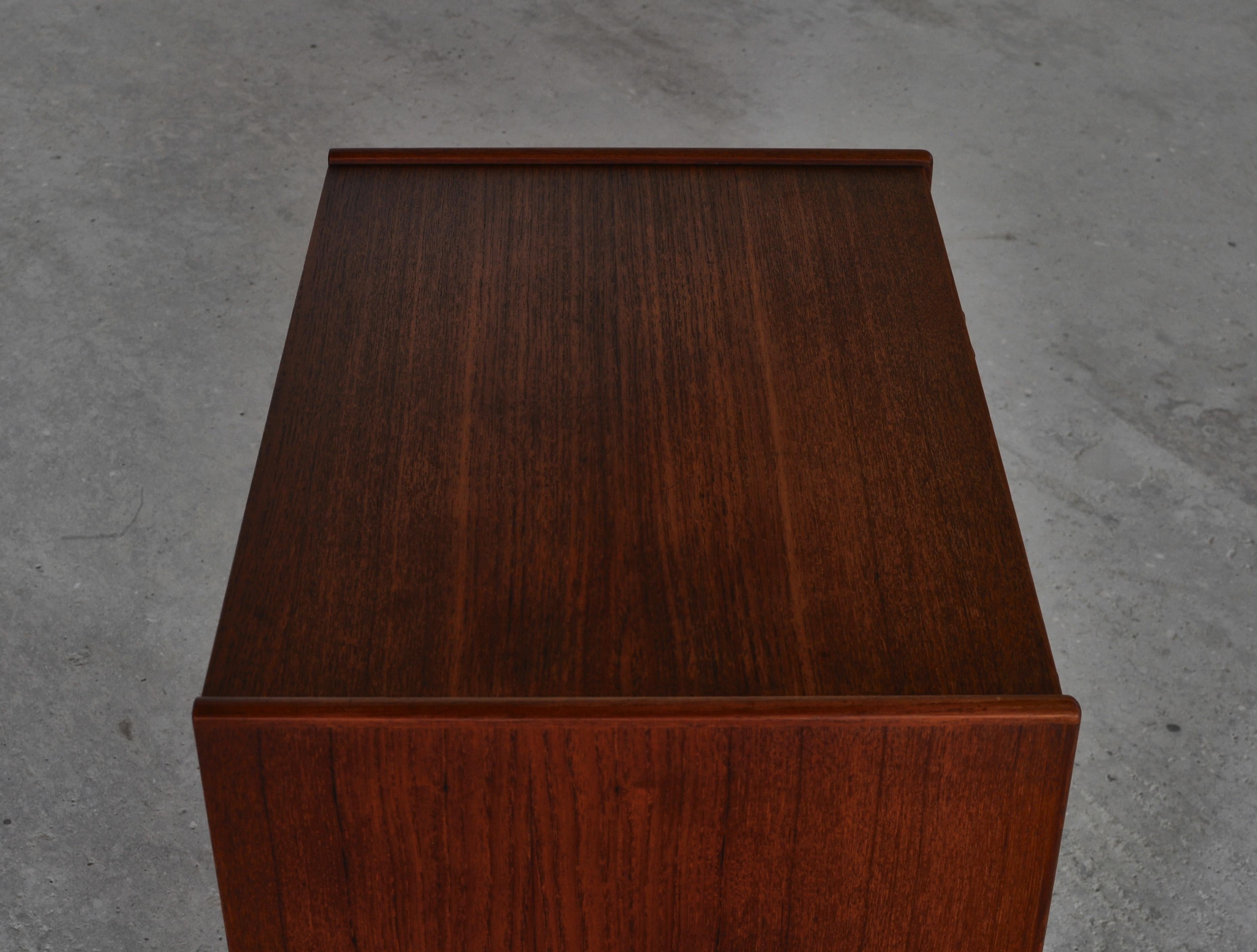 Danish Modern Chest of Drawers in Teak and Oak by Poul Volther, 1950s 6