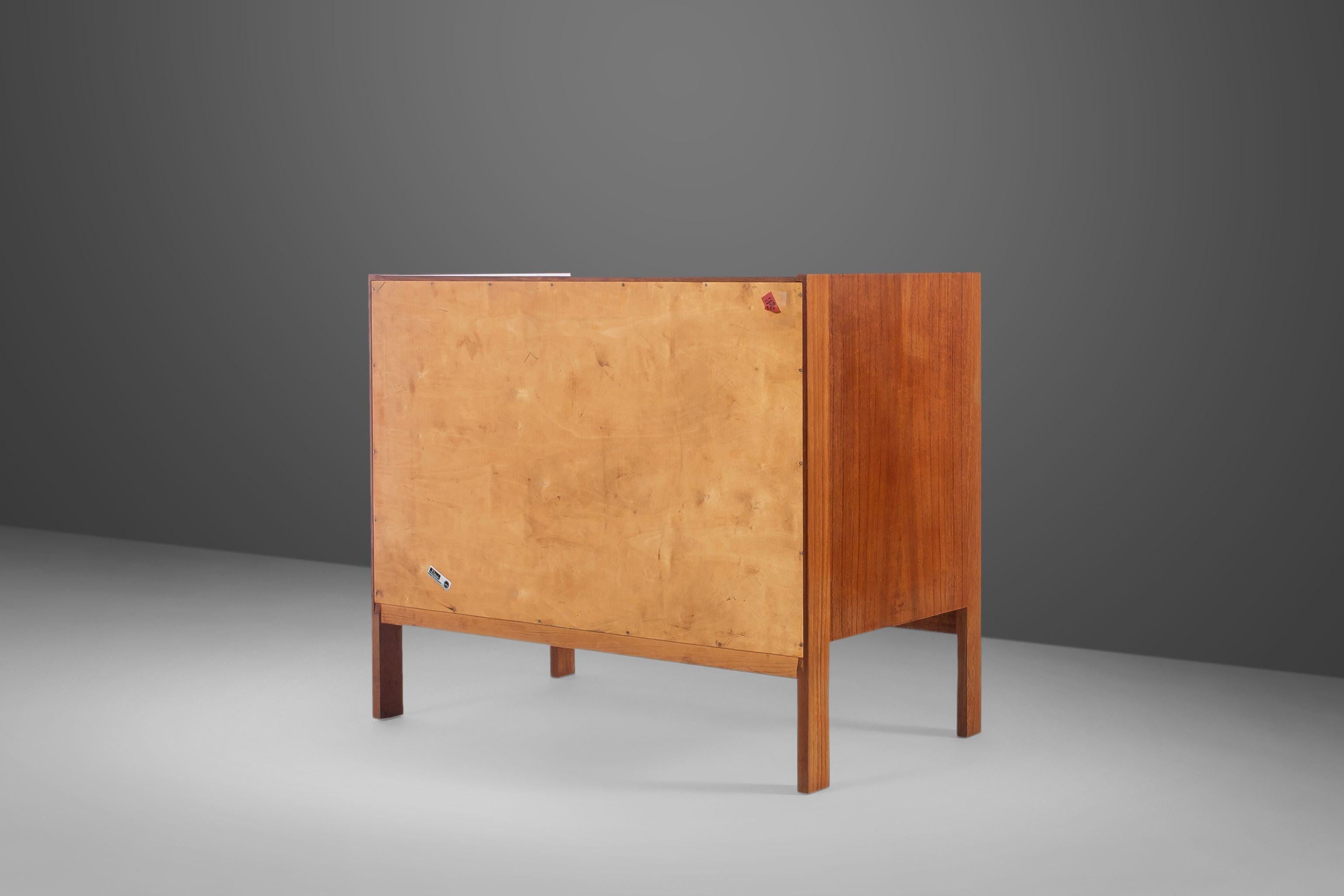 Danish Modern Chest of Drawers / Three '3' Drawer Dresser by Vitre, c. 1970s For Sale 4