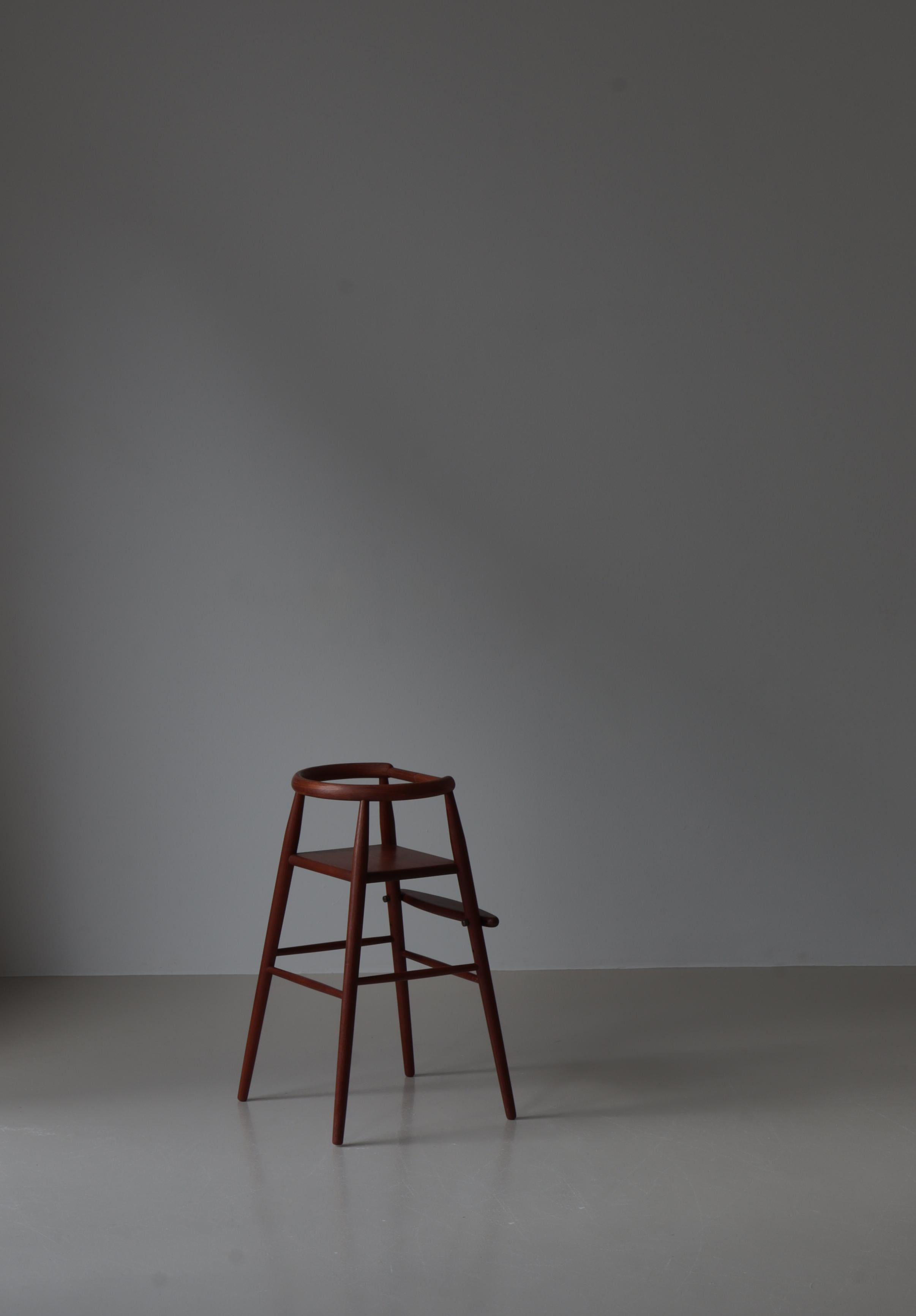 Danish Modern Children's Chair by Nanna Ditzel in Teakwood, Kolds Savværk, 1950s For Sale 12