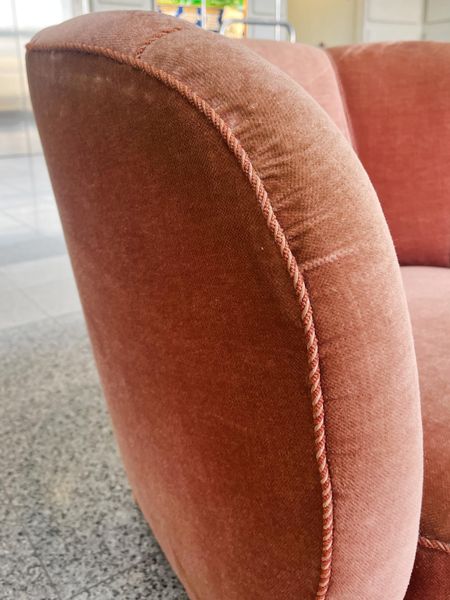 Danish Modern Club Chair in the Style of Viggo Boesen For Sale 2