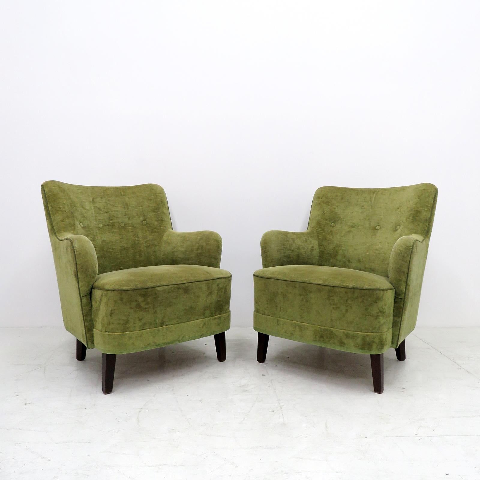 Danish Modern Club Chairs, 1940 For Sale 3