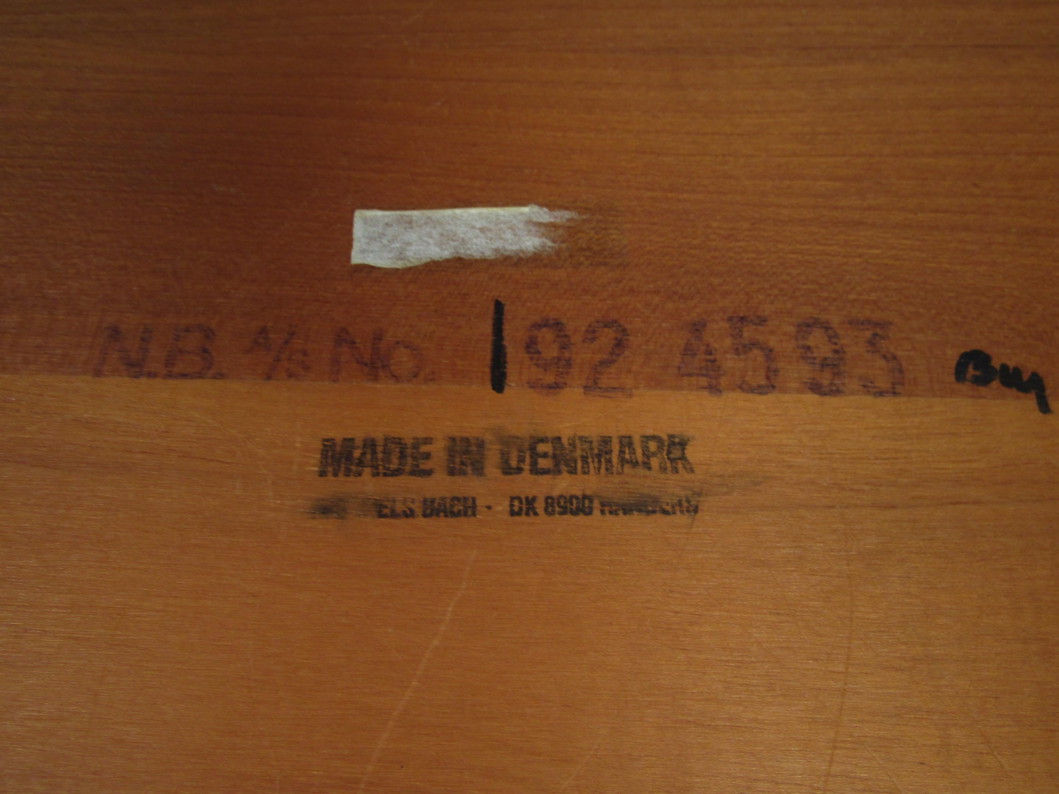 Milieu du XXe siècle Table basse moderne danoise par Neils Bach en vente