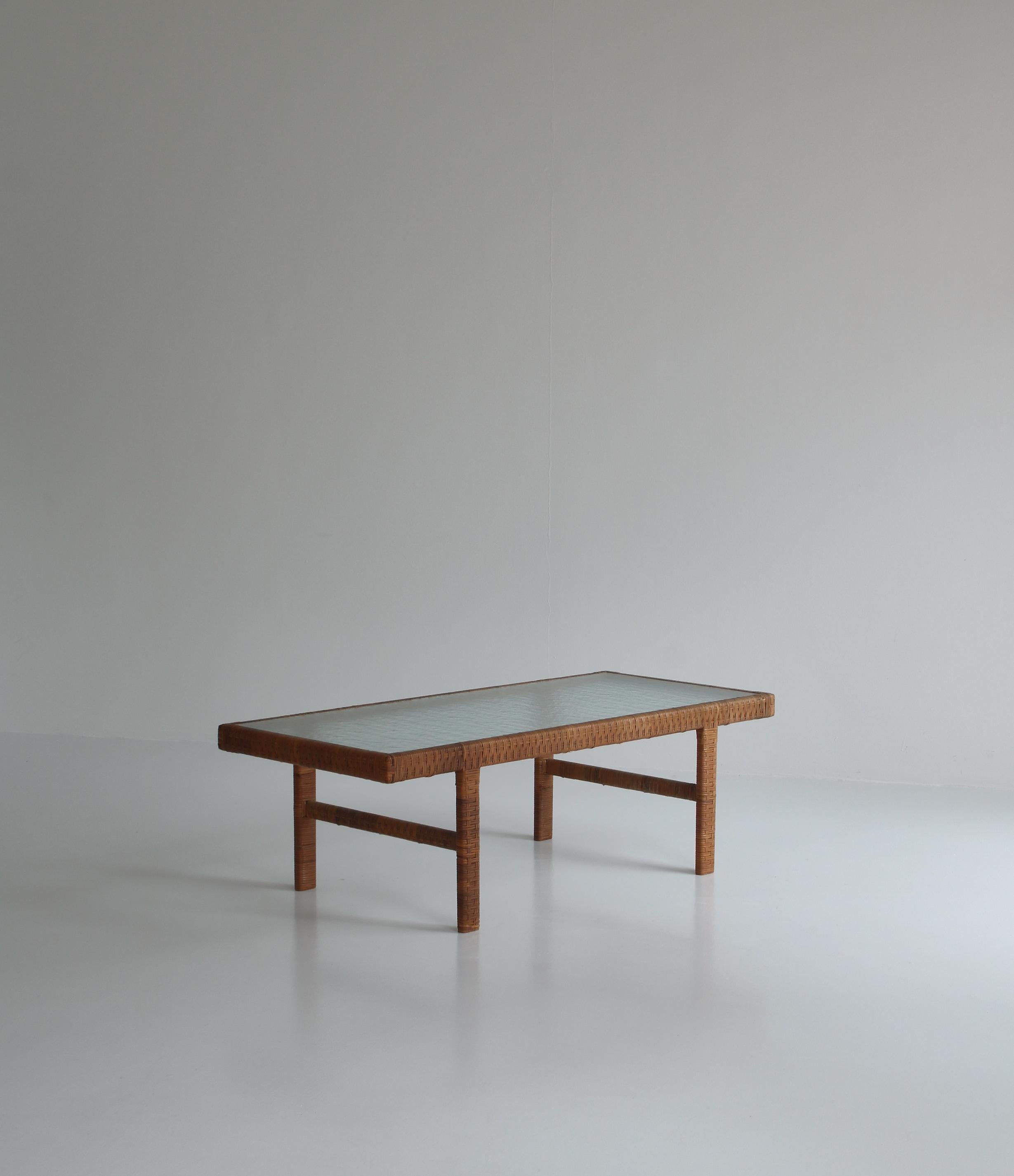 Danish Modern Coffee Table by R. Wengler in Rattan Cane and Matt Glass, 1940s For Sale 9
