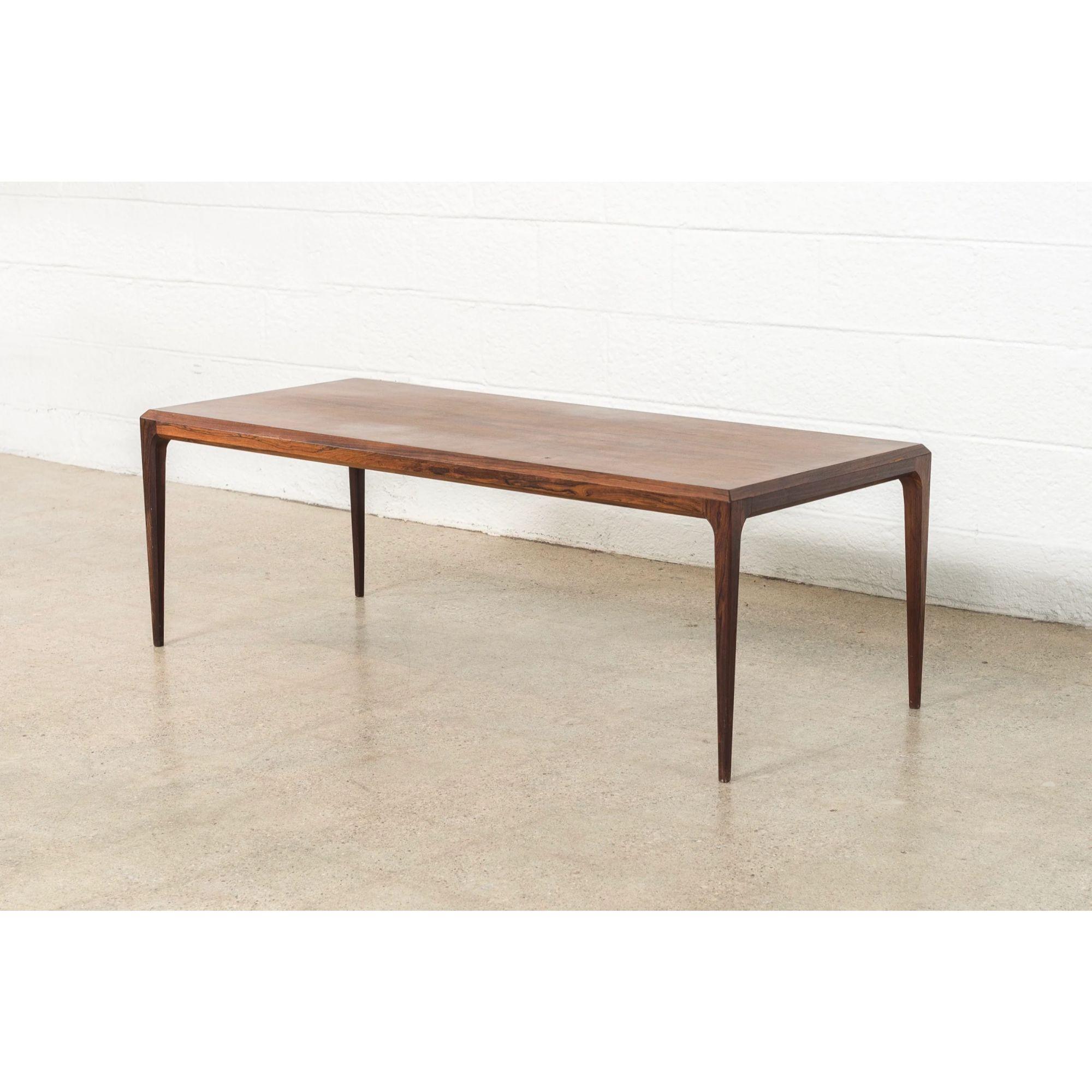 20th Century Danish Modern Coffee Table in Rosewood by Johannes Andersen, 1960s For Sale