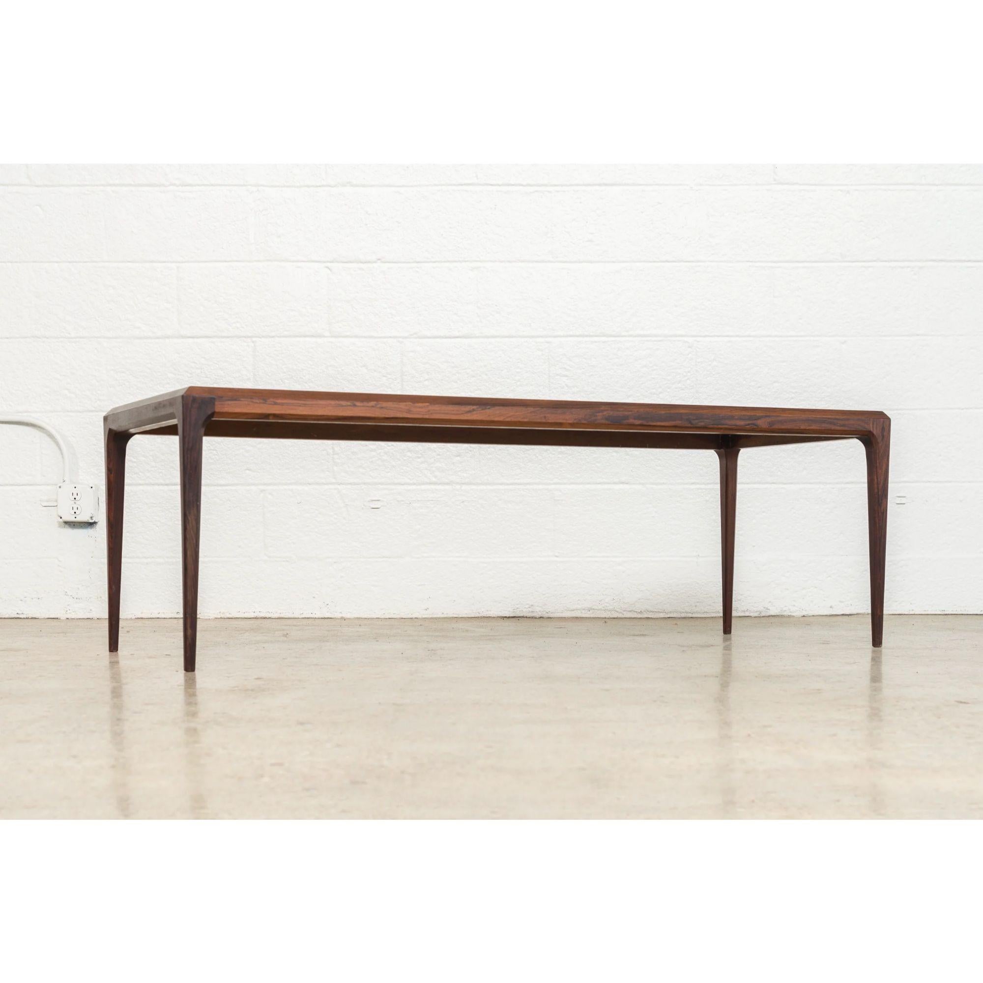 Danish Modern Coffee Table in Rosewood by Johannes Andersen, 1960s For Sale 1