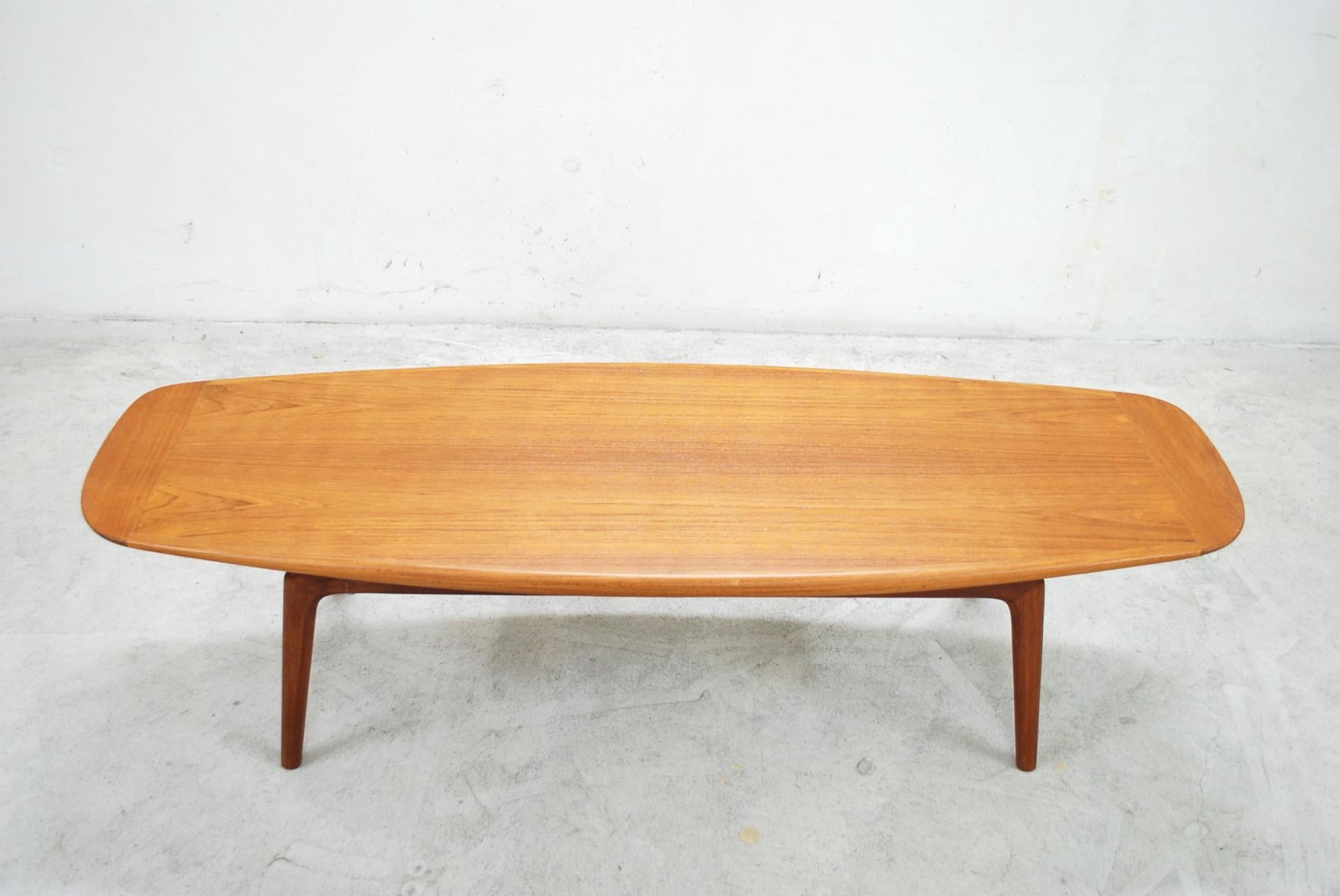 Danish Modern Coffee Table in Teak by  Arne Hovmand Olsen for Mogens Kold In Good Condition In Munich, Bavaria