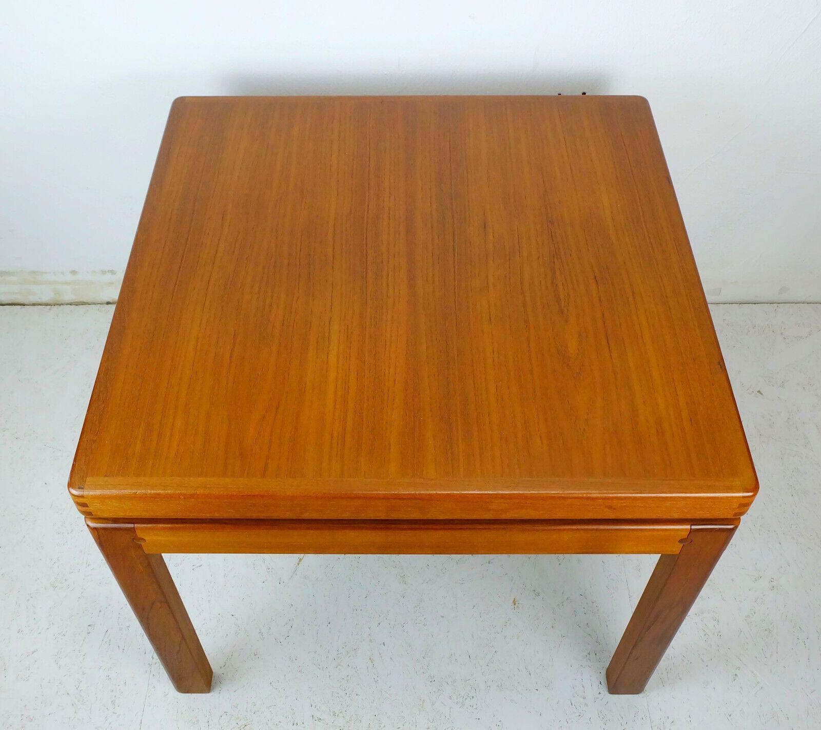 Danish Modern Coffee Table Side Table Teak Made in Denmark, 1970s In Good Condition For Sale In Mannheim, DE